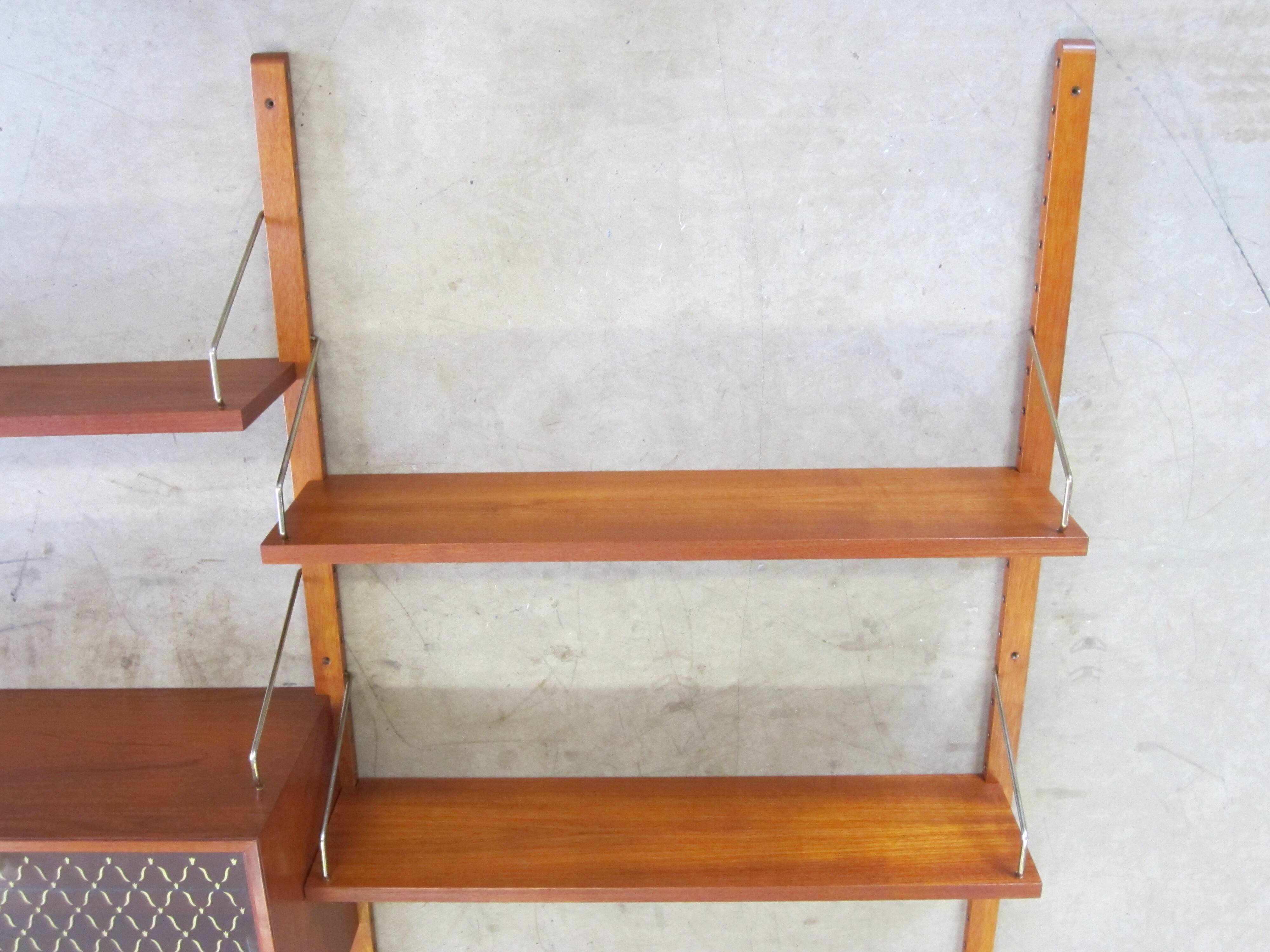 Système d'étagères modulable scandinave par Poul Cadovius pour Gustav Bahus