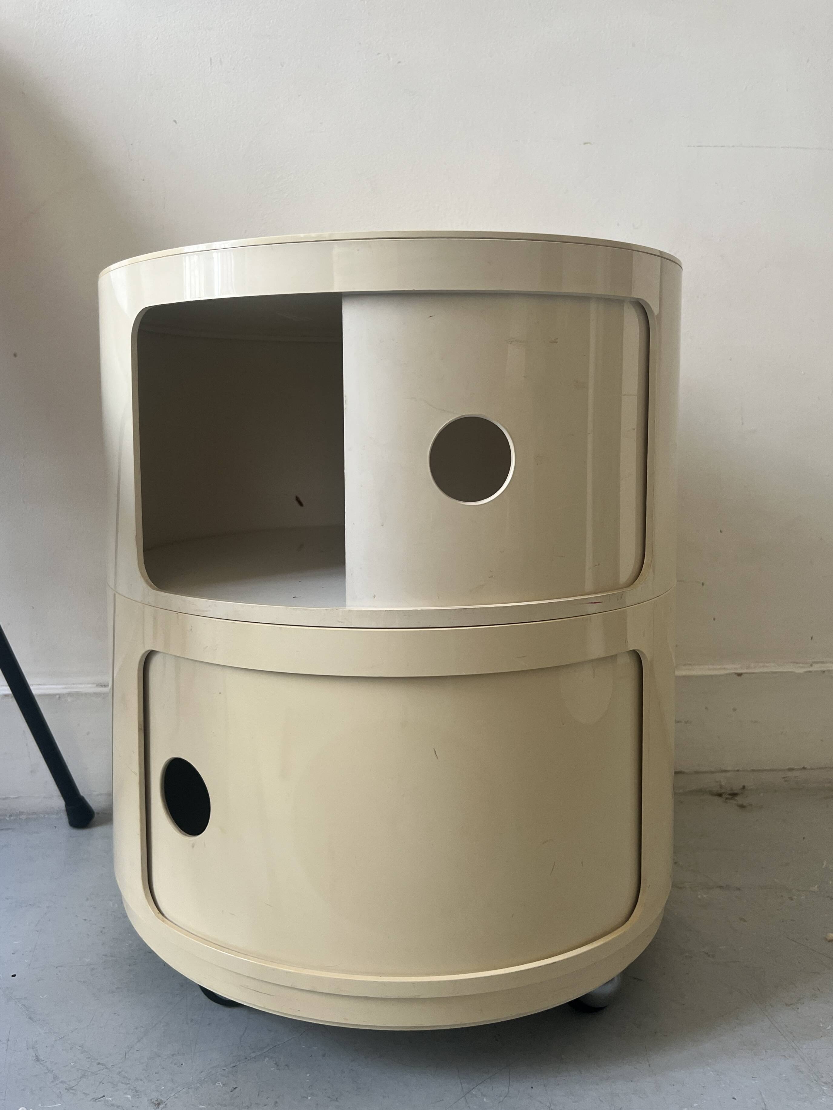 Componibili XL bedside table in cream by A. Castelli for Kartell, design 1970.