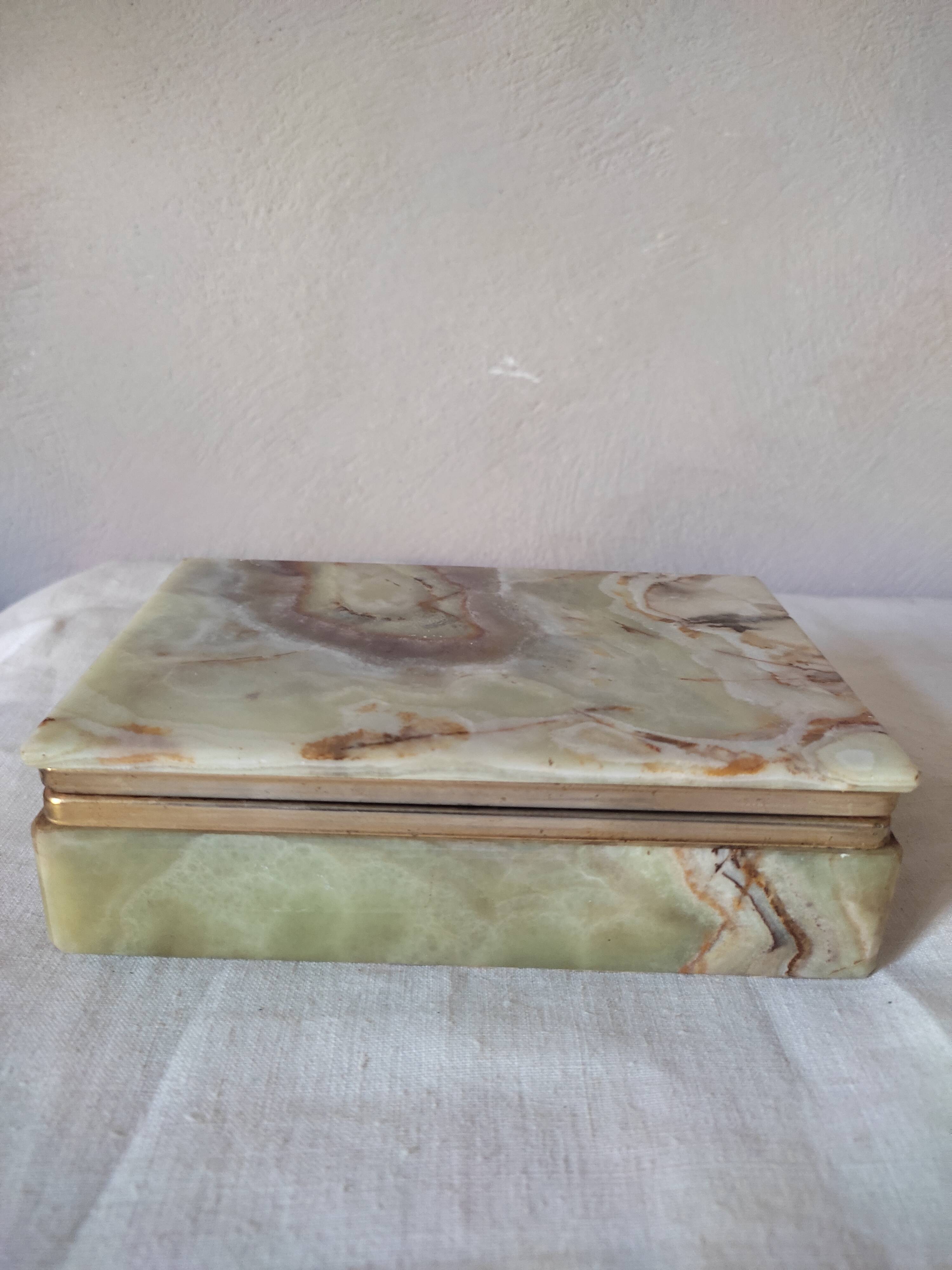 Onyx marble box