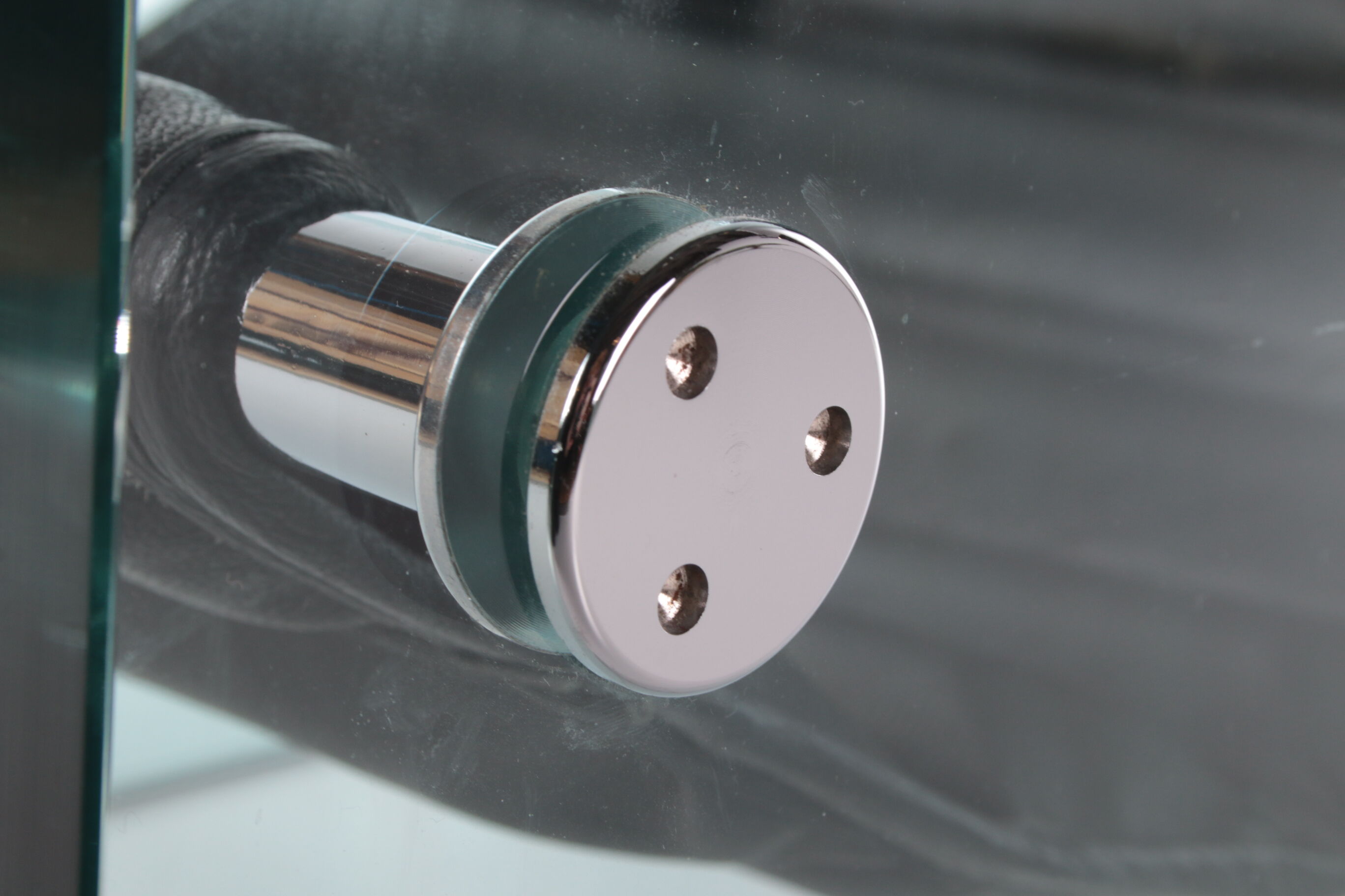 Black leather chair by Giovanni Tommaso Garattoni Italy glass and black leather