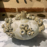 Vase en grès blanc émaillé