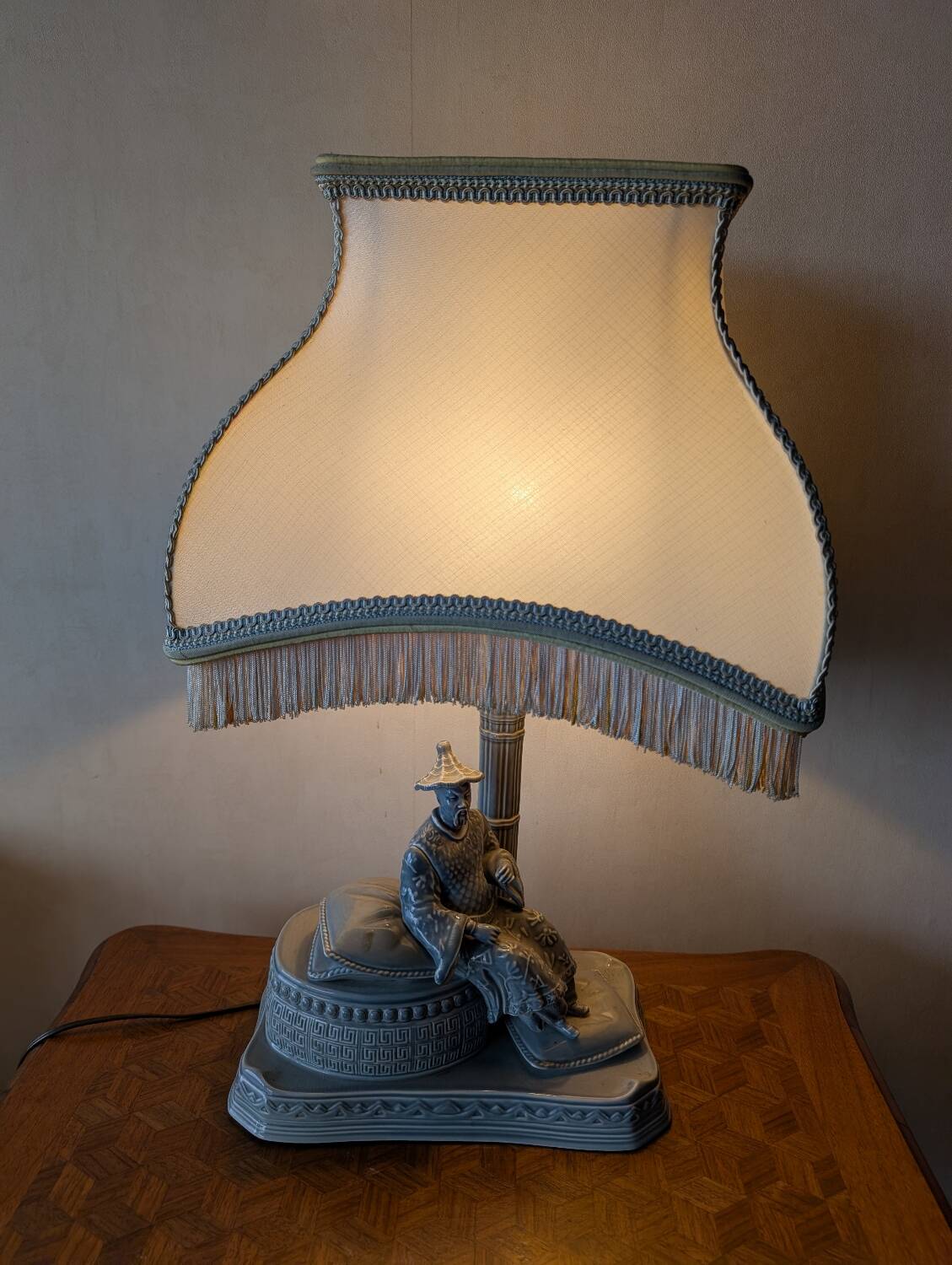 2 enamelled porcelain lamps