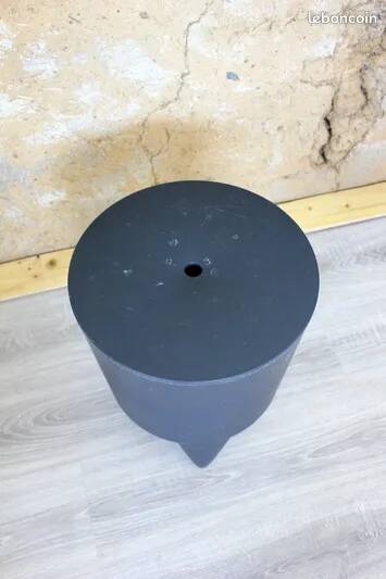 Stool or black Ubu bedside table by Philippe Starck vintage 1990s dent