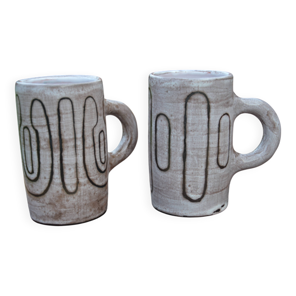 2 mugs en céramique signés db