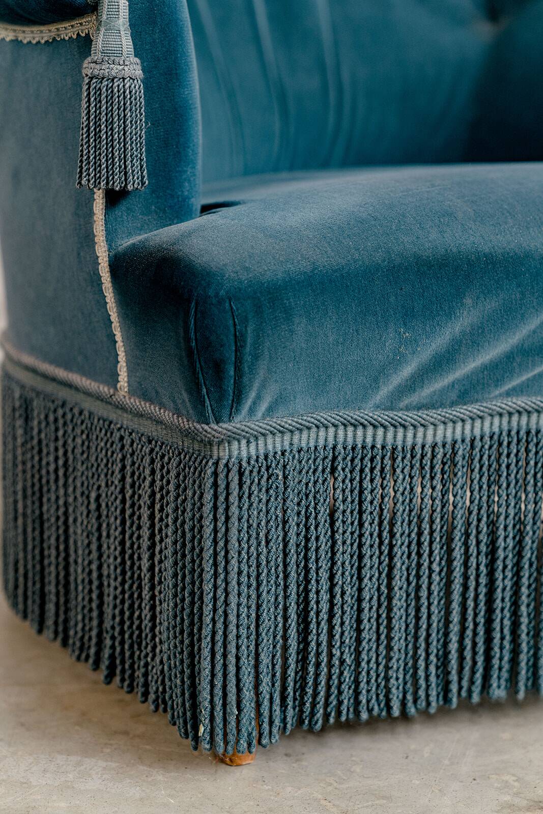 Fauteuil crapaud – Velours bleu