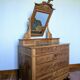 Dressing table in fine walnut from the 19th century.