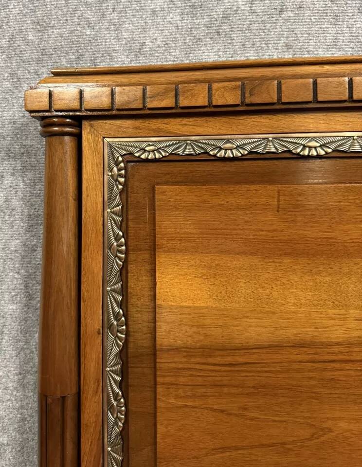 Lit corbeille époque Art Déco en noyer et bronze ciselé, vers 1920