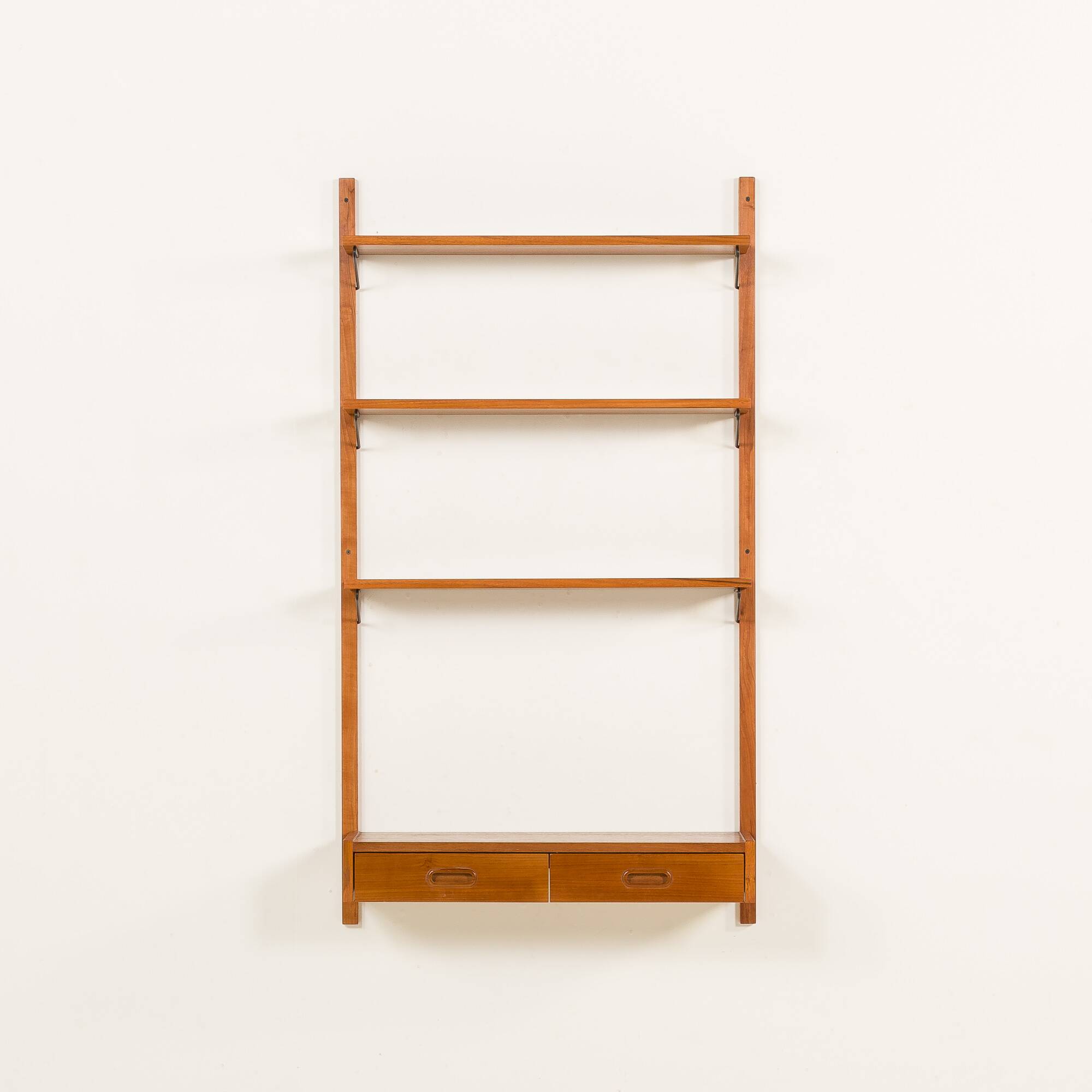 Étagère en teck scandinave des années 1970 avec un console.