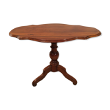 Bevelled table in varnished wood