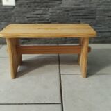 Petit tabouret en pin vintage