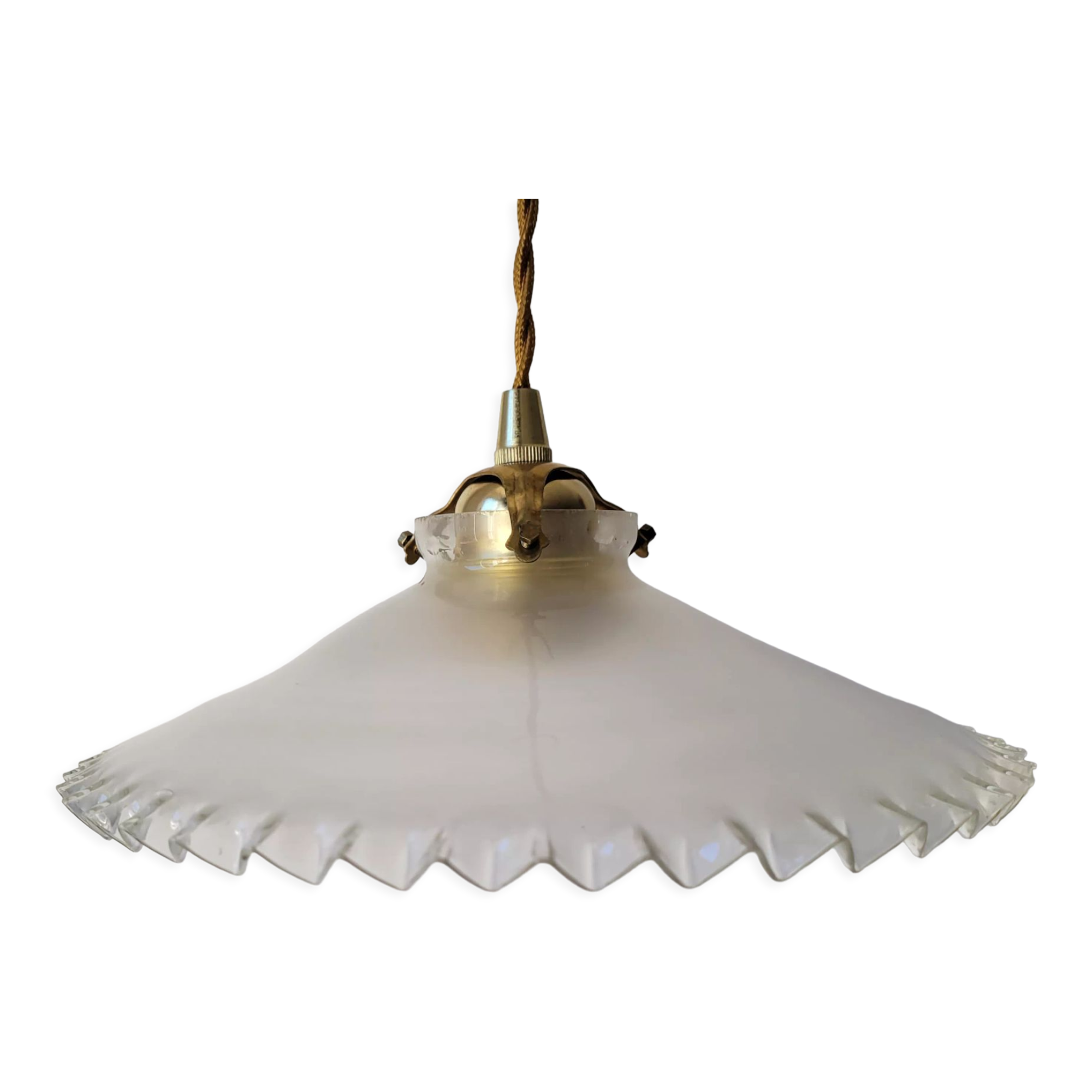 Serrated opaline suspension