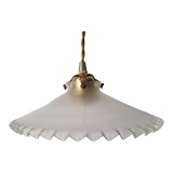 Serrated opaline suspension