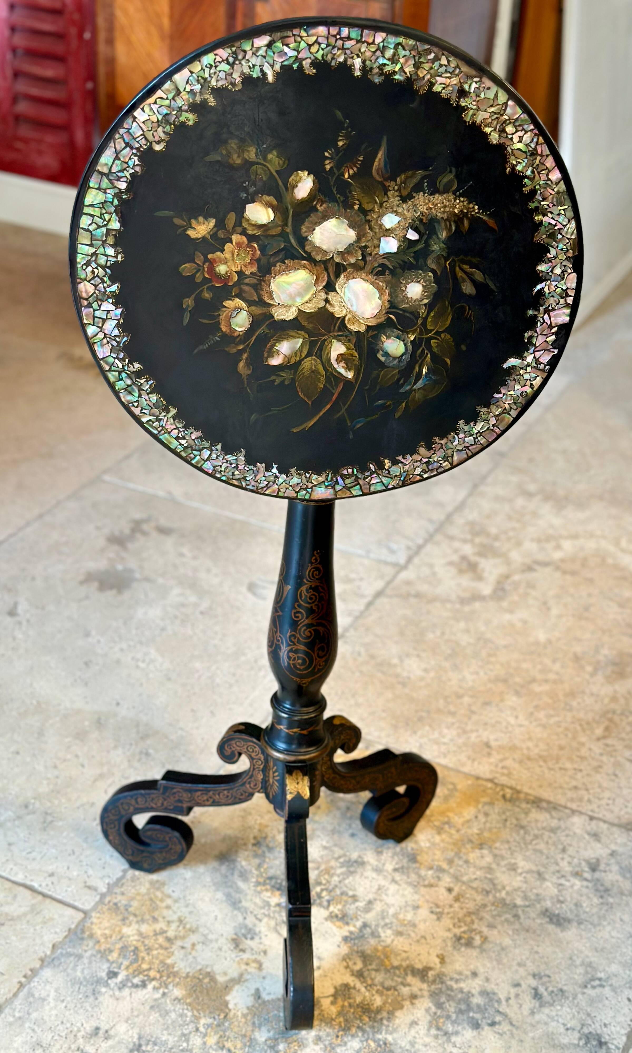 Blackened wooden pedestal table from the 19th century Napoleon III burgundy, decorated with mother-of-pearl