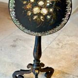 Blackened wooden pedestal table from the 19th century Napoleon III burgundy, decorated with mother-of-pearl