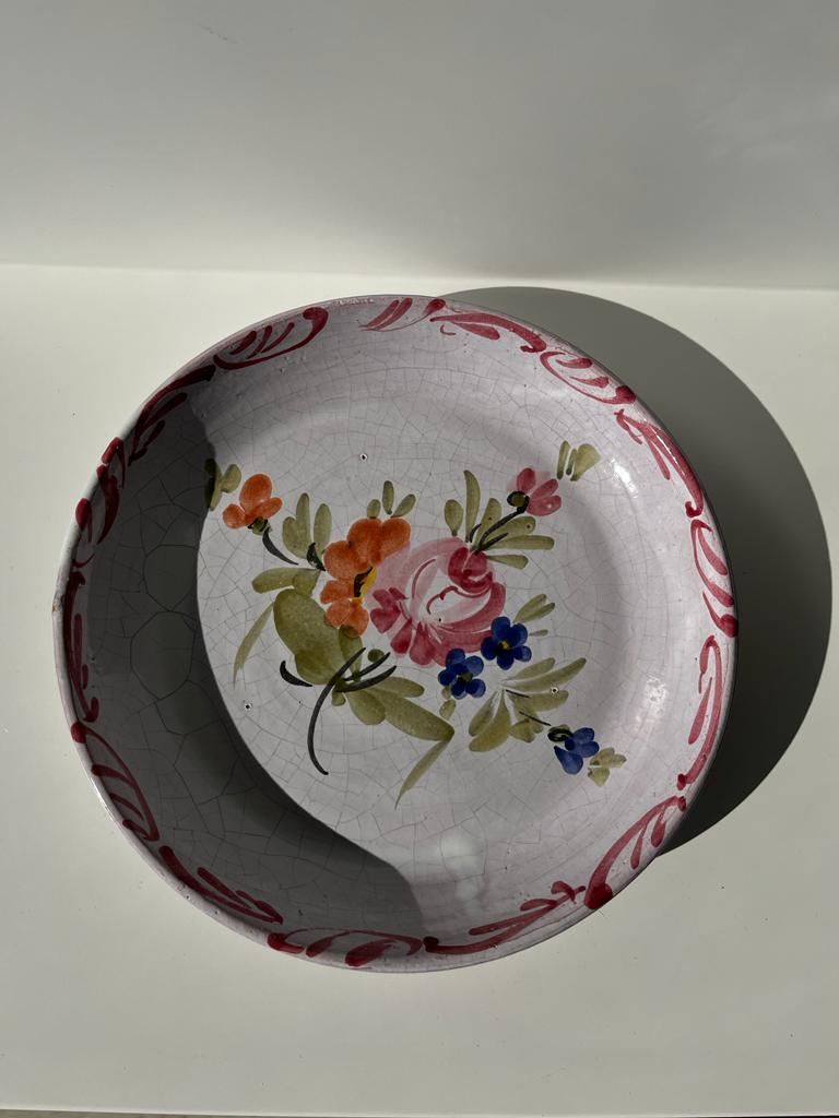 Sicilian plate pink hand-painted floral pattern