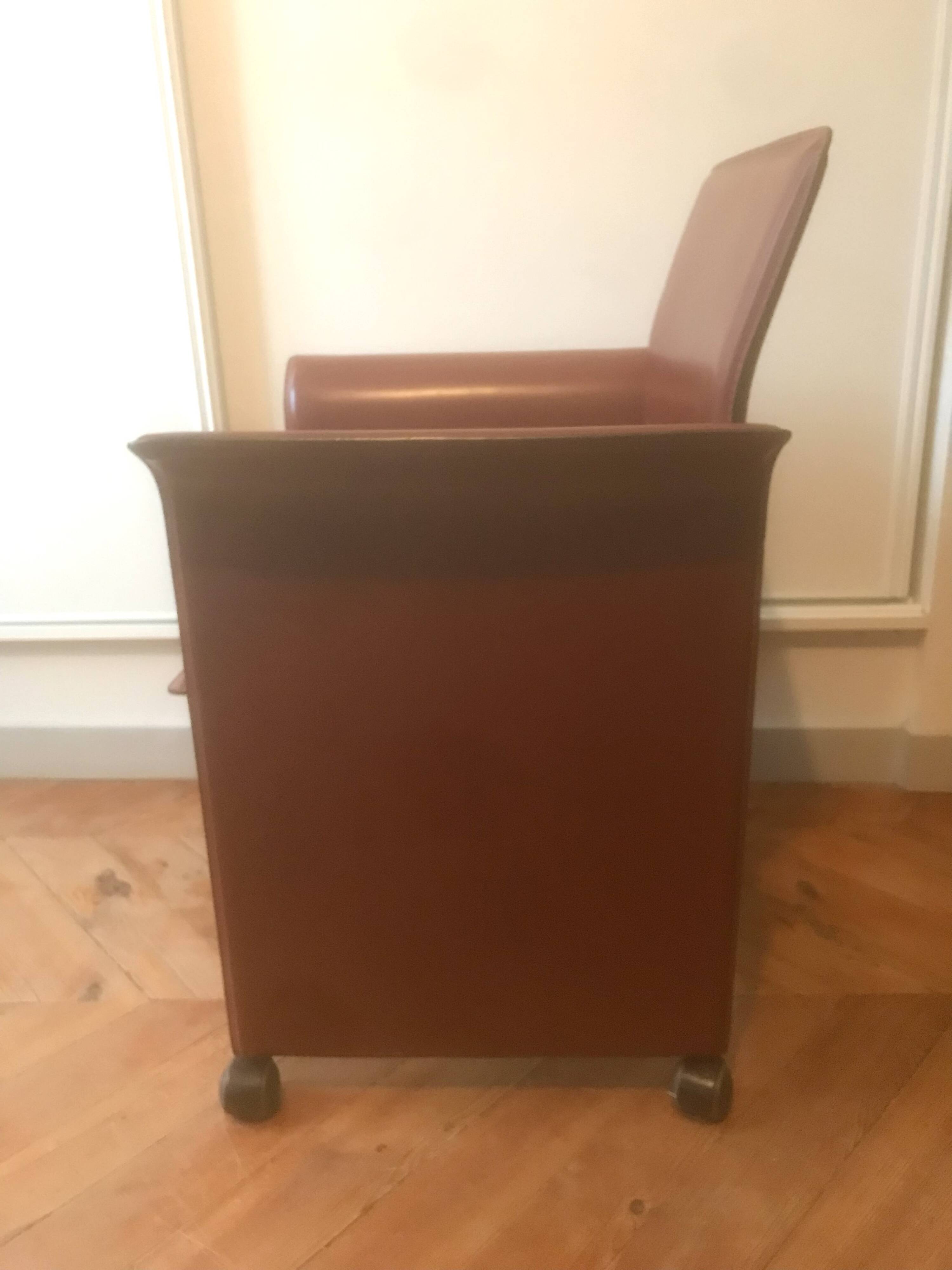 Fauteuil design cuir vintage 1980