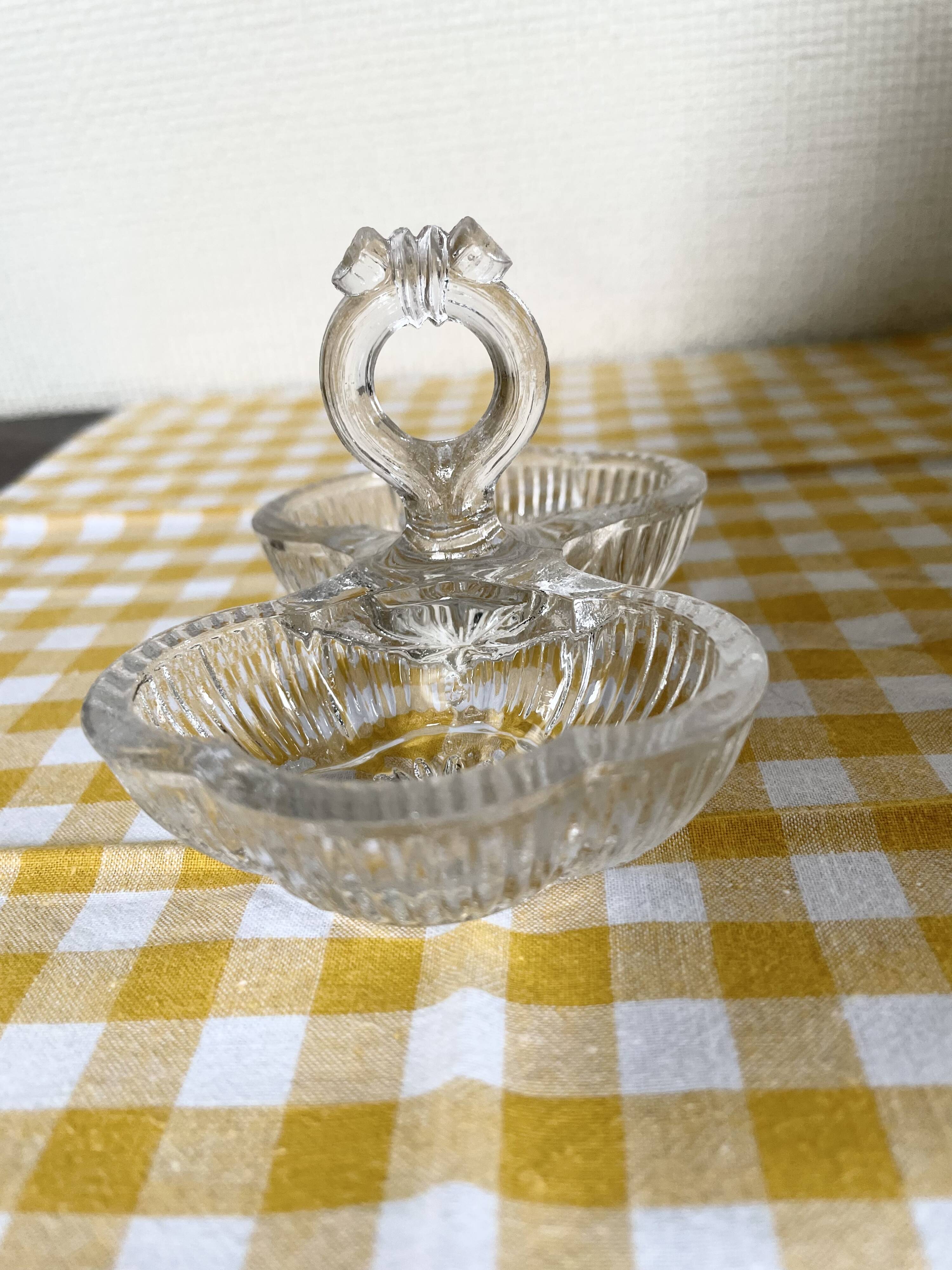 Double transparent molded glass salt shaker