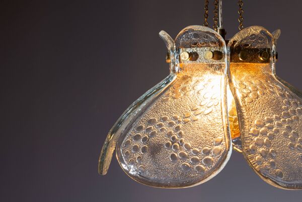 Suspension suédoise avec abat-jour en feuilles de verre et un abat-jour central de couleur ambre