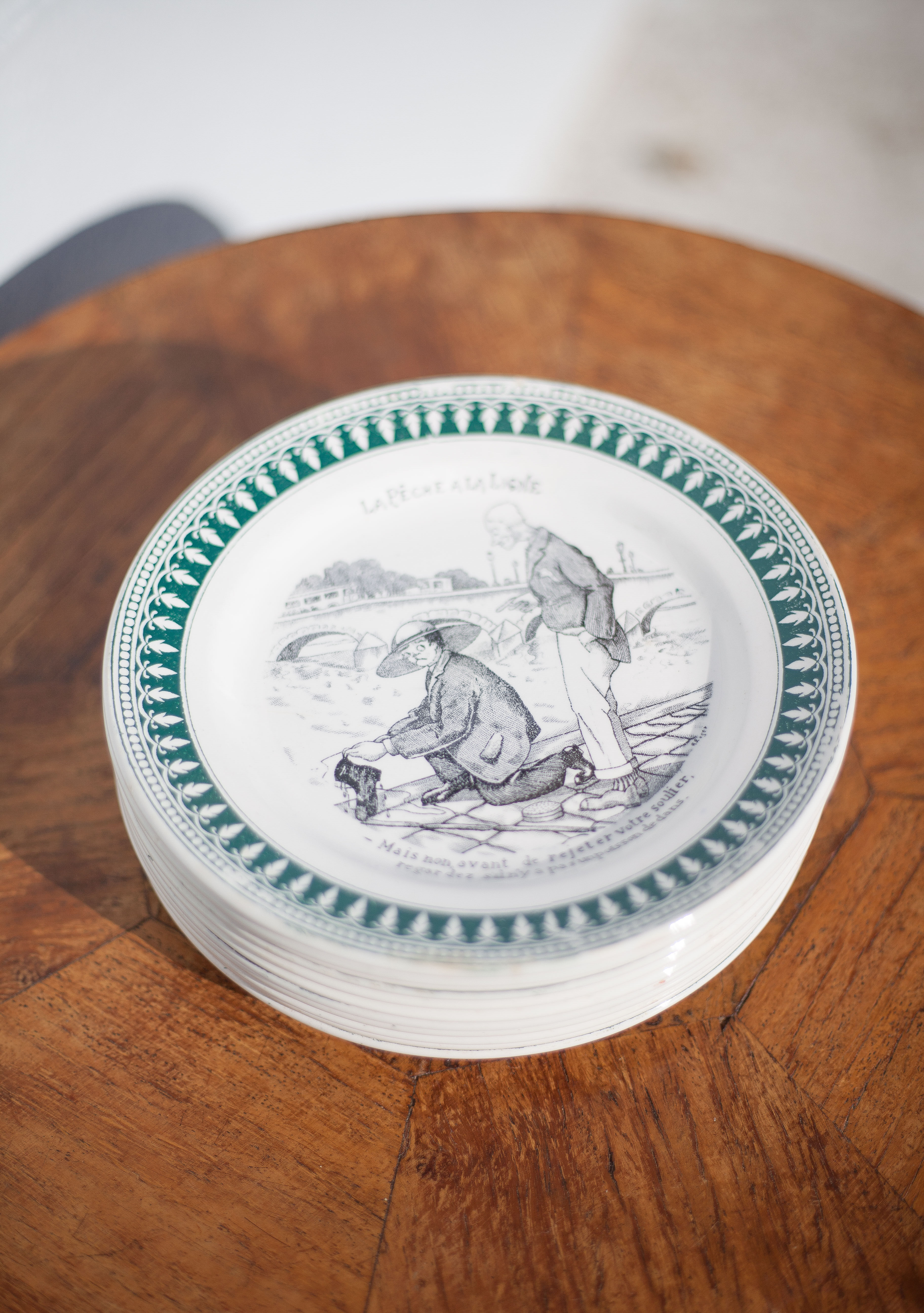 Service ceramic dessert plate St Amand x 11, cheese plate, talking plate theme sport