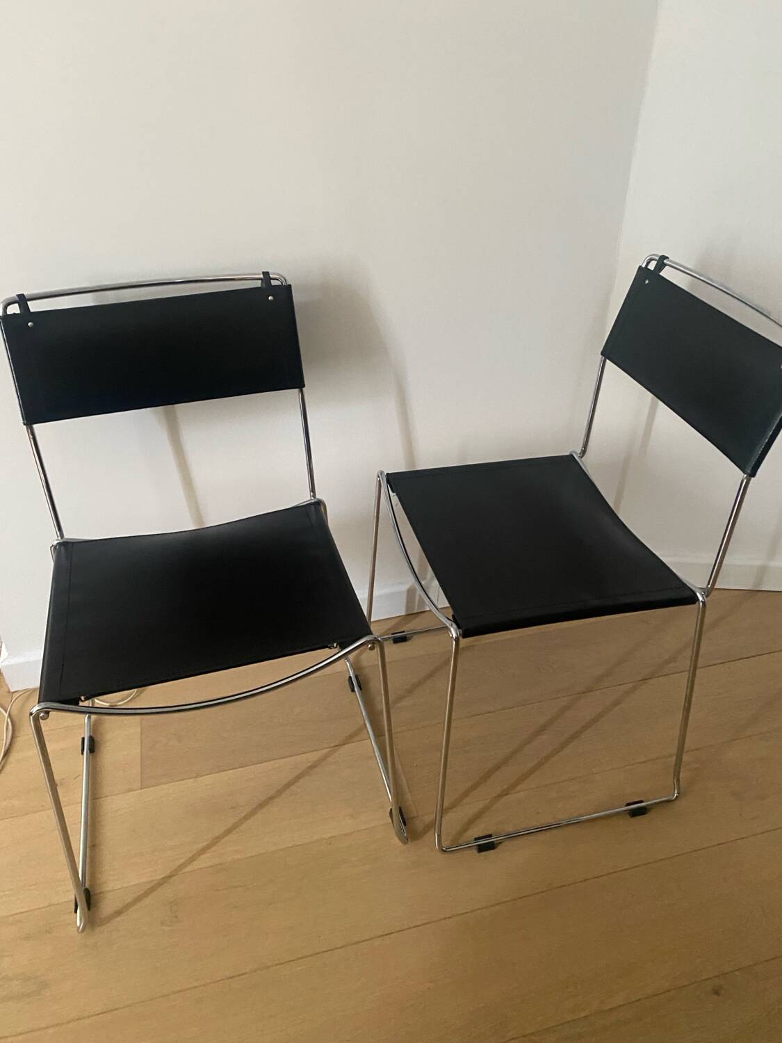 2 chaises vintage design italien