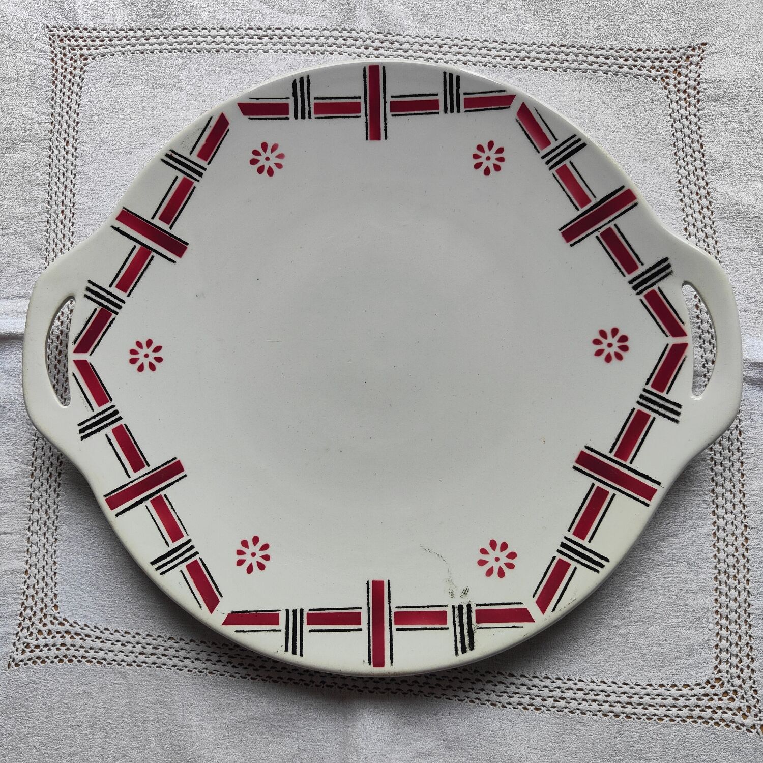 Gien opaque porcelain cake dish