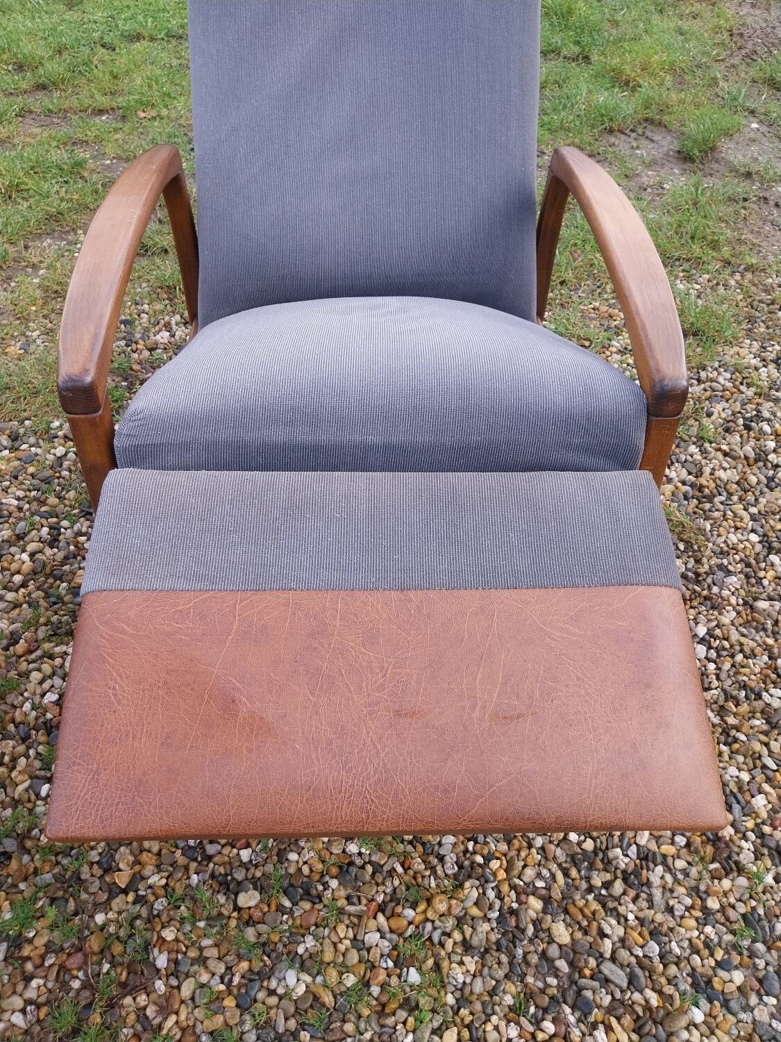 Scandinavian chaise longue armchair