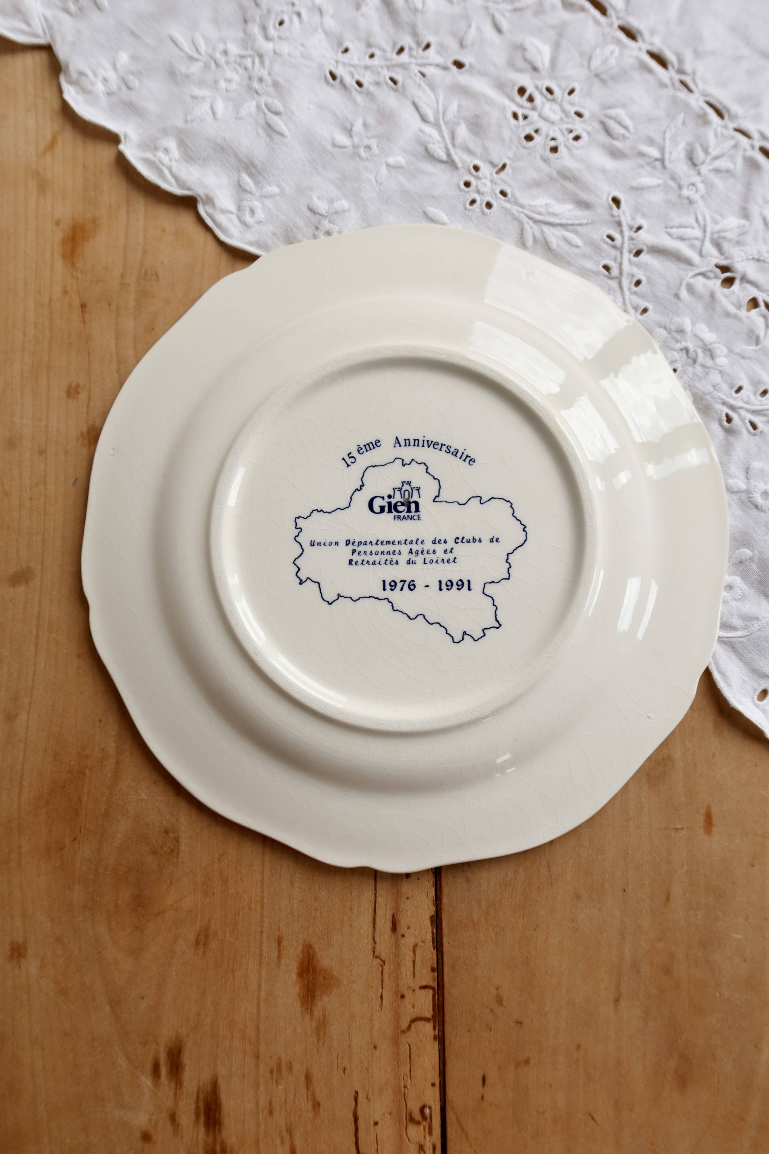 Assiette plate vintage faïence de Gien – Décor bleu romantique