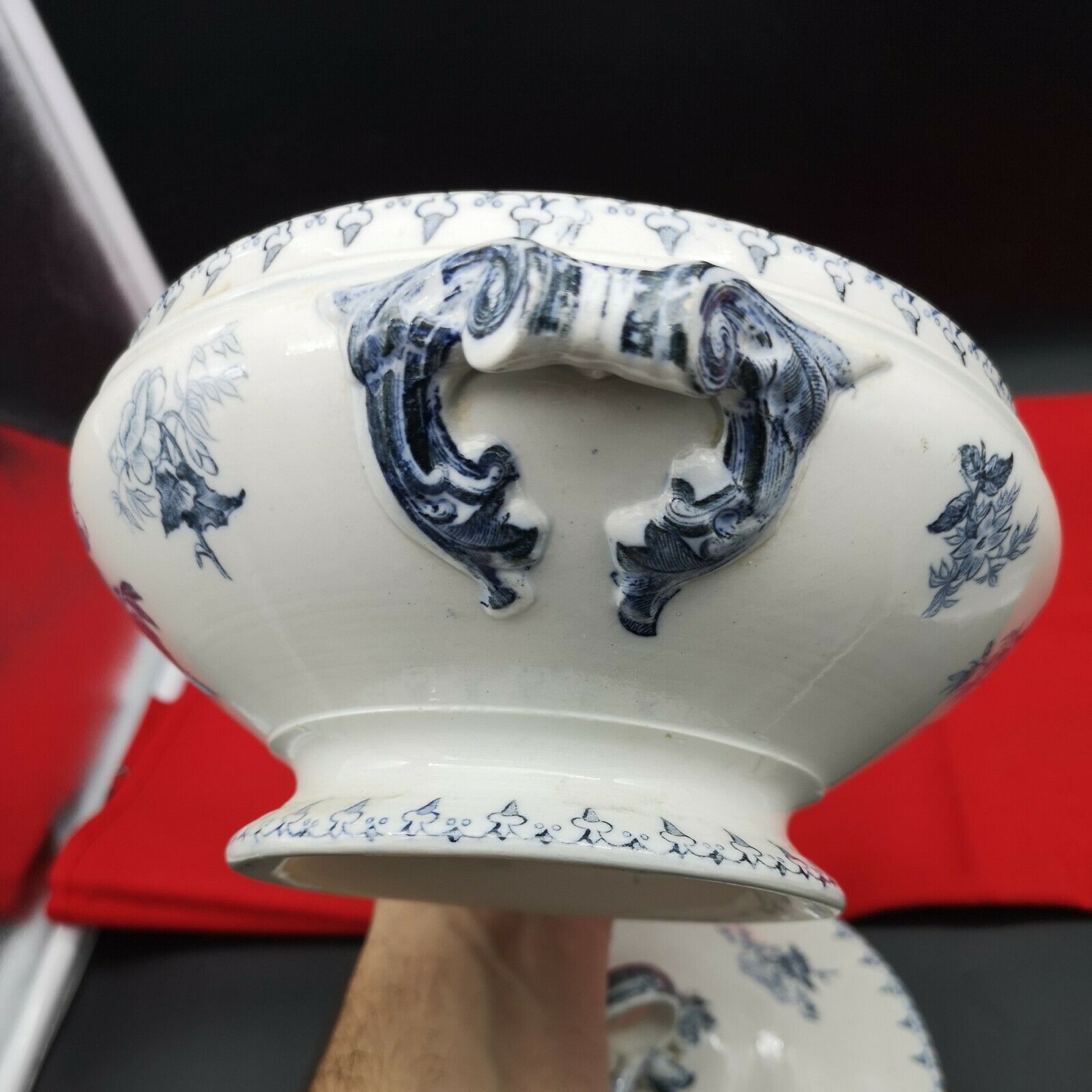 Vegetable or small soup pot in earthenware Sarreguemines model Flora