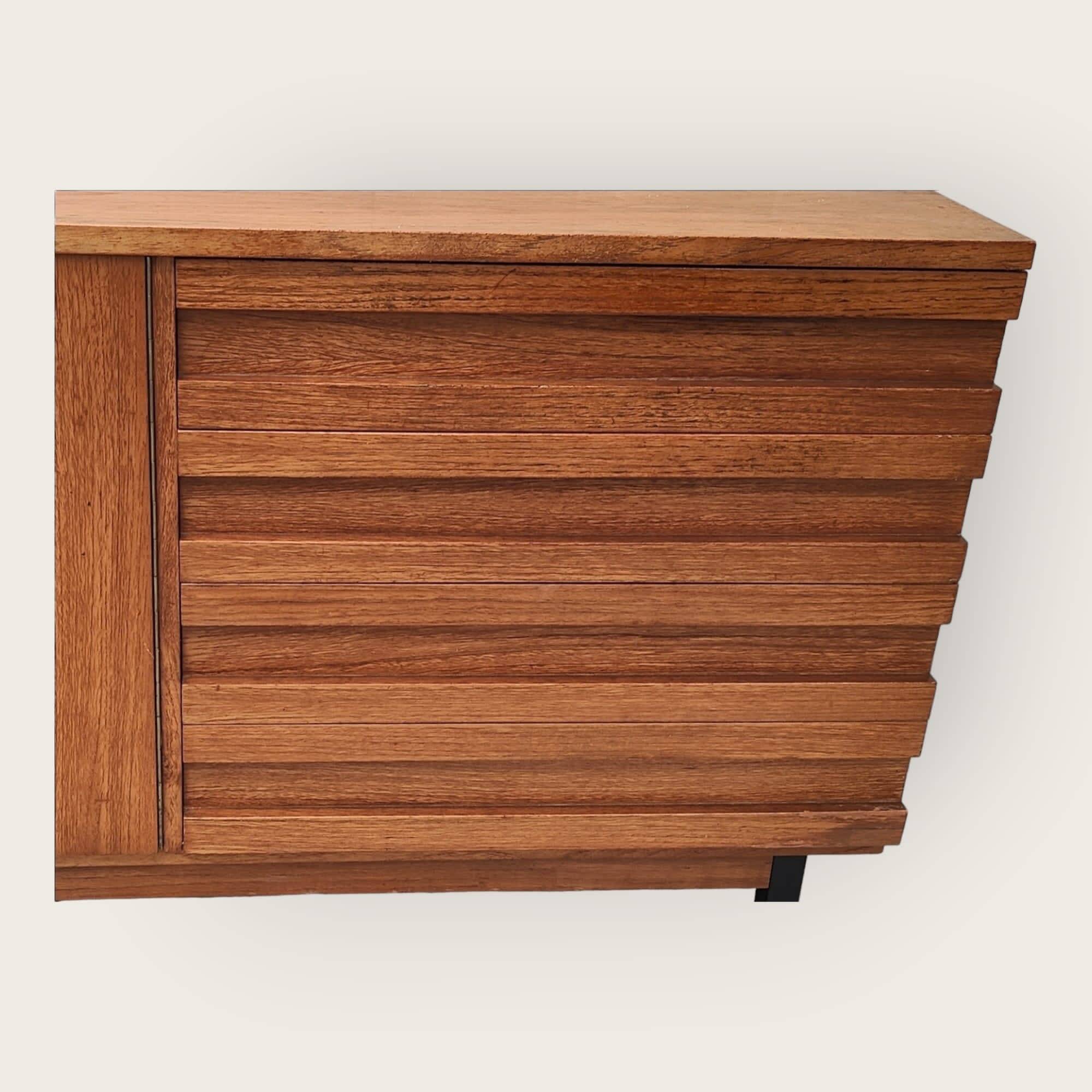 Buffet du milieu du siècle