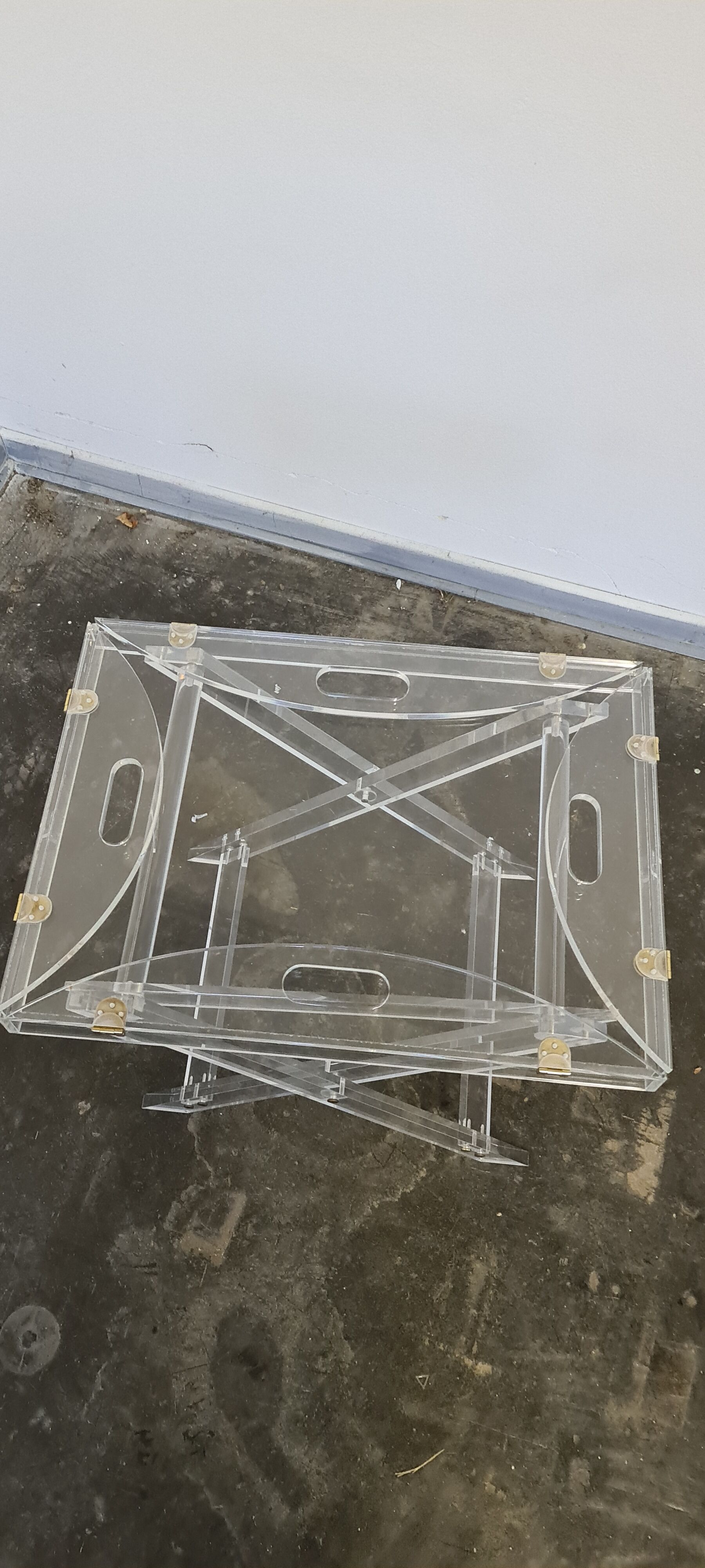 Table d’appoint en plexiglas vintage