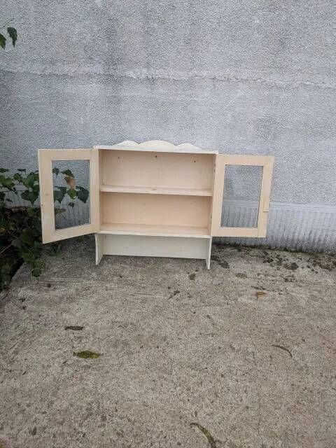 Small hanging display case