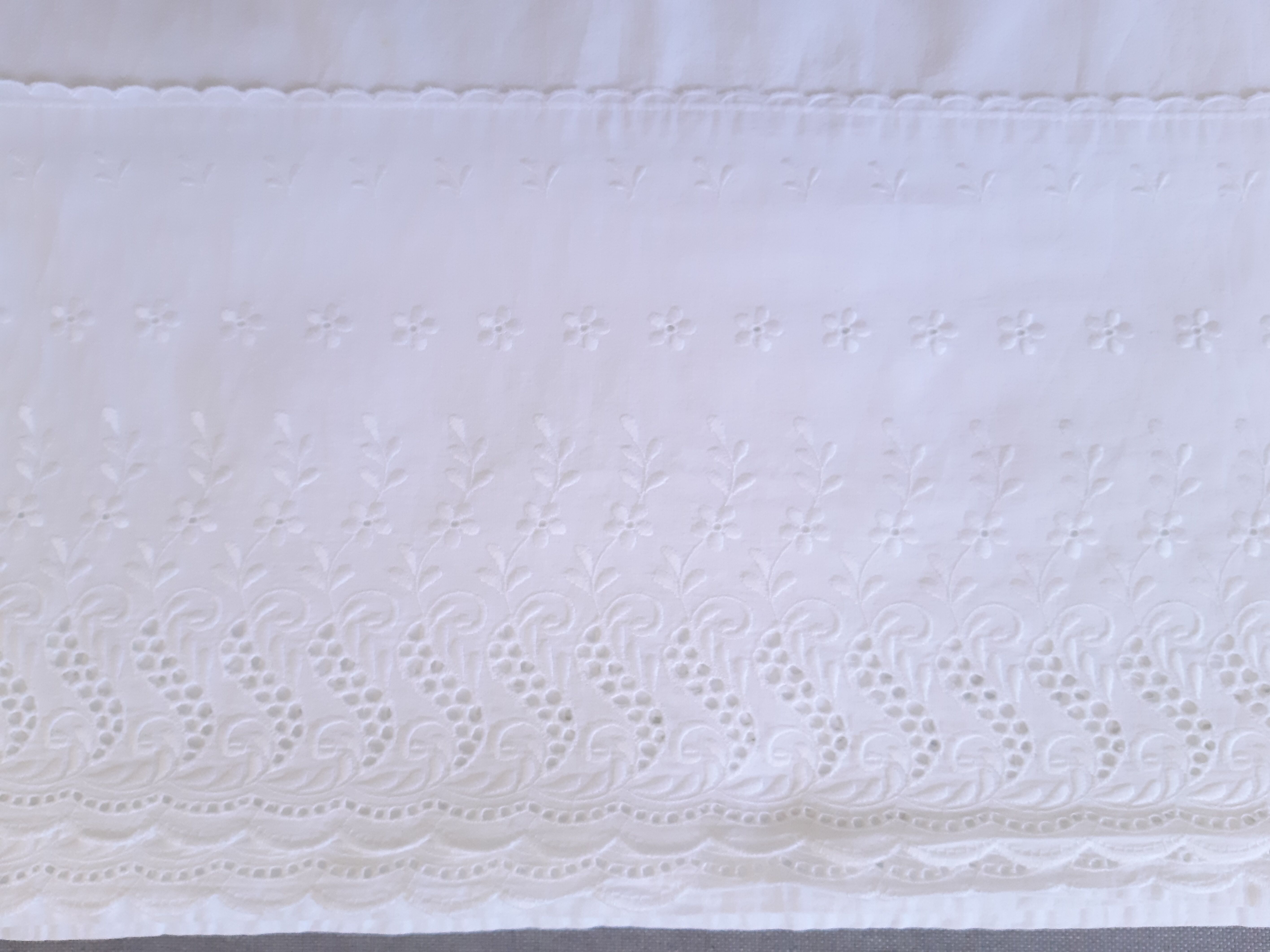 English embroidery sheet 280 x 230