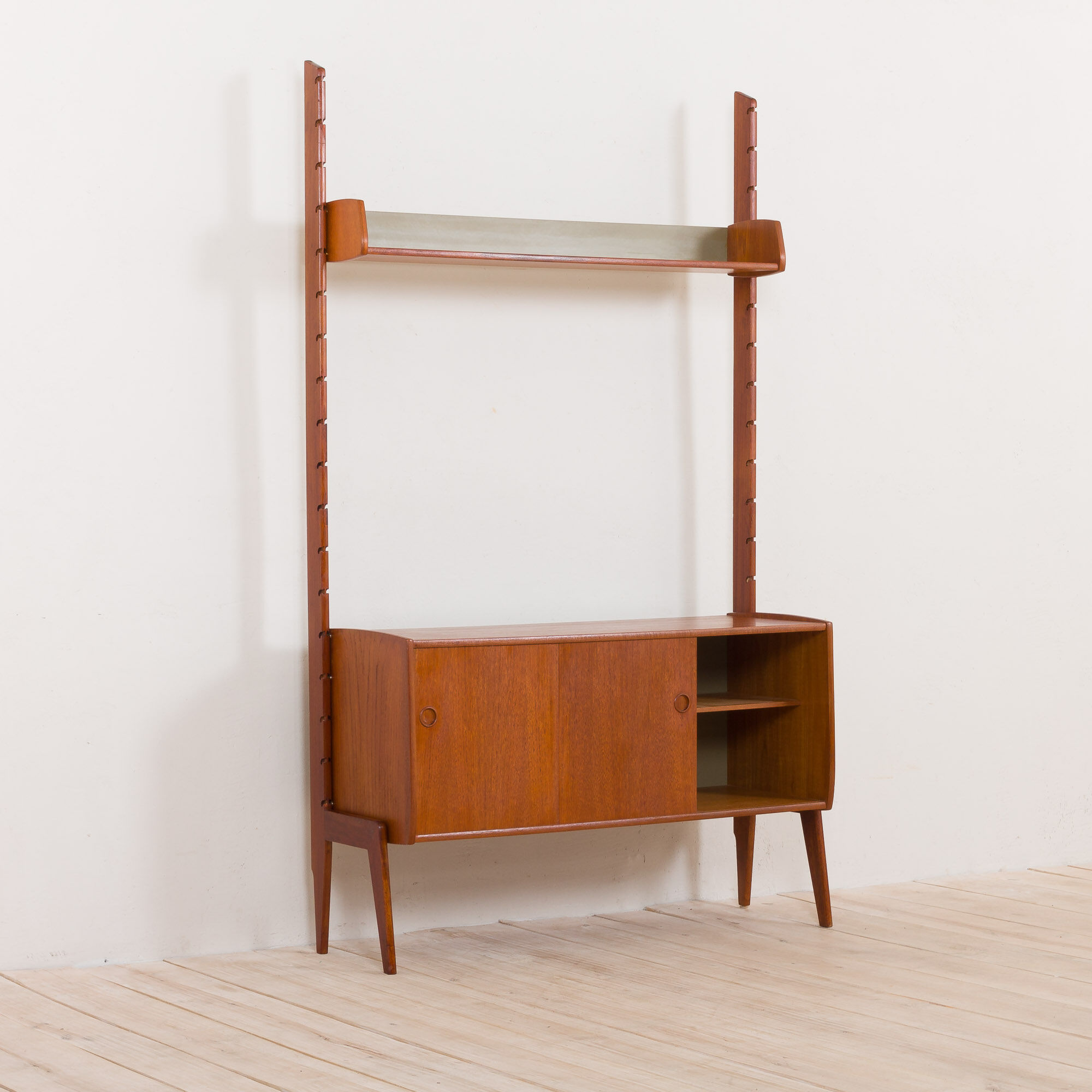Ergo Wall Unit in teak with floating sideboard and a shelf by J. Texmon for Blindheim Møbelfabrikk