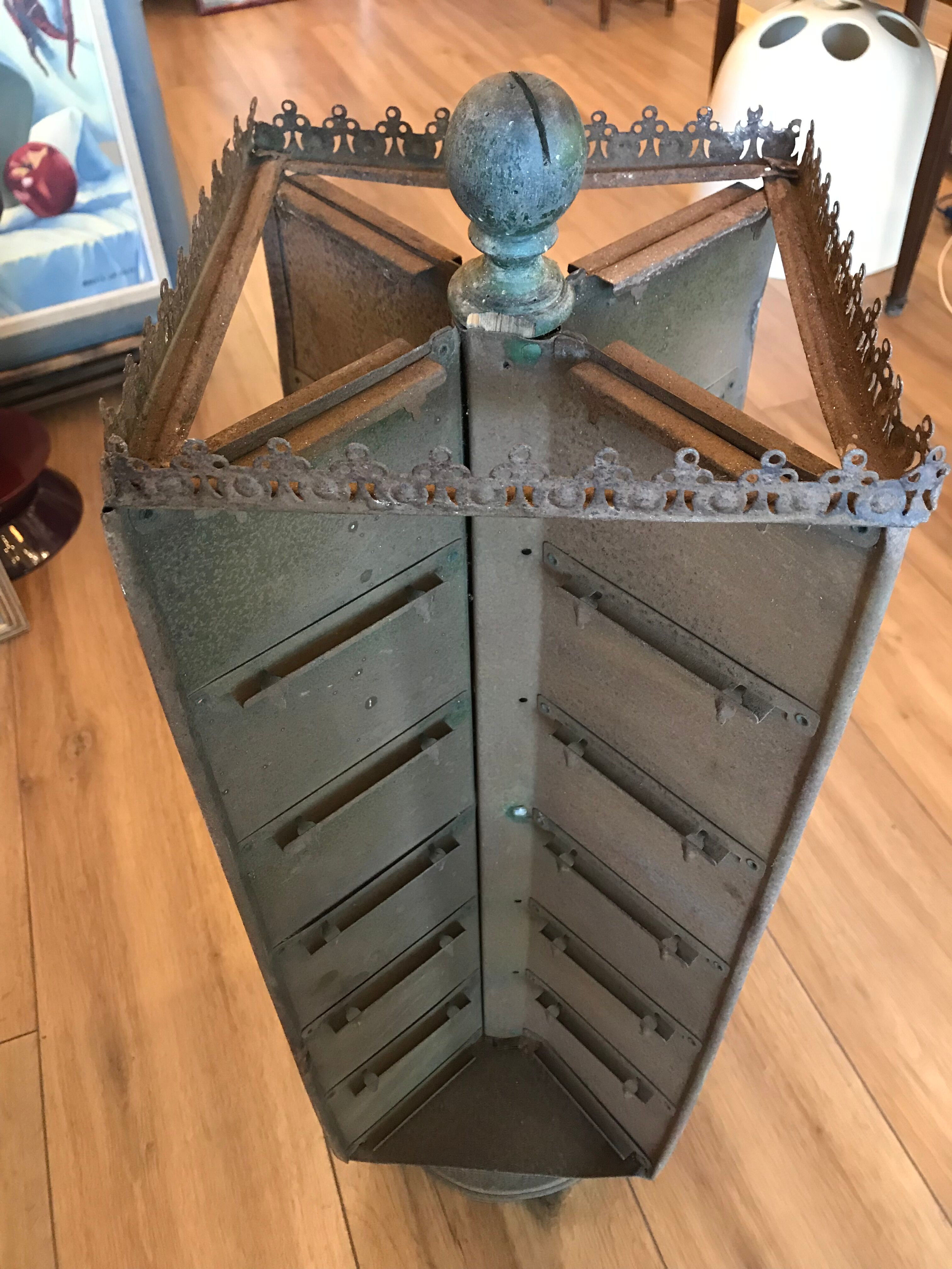 Display bears postcards or photos before 1900