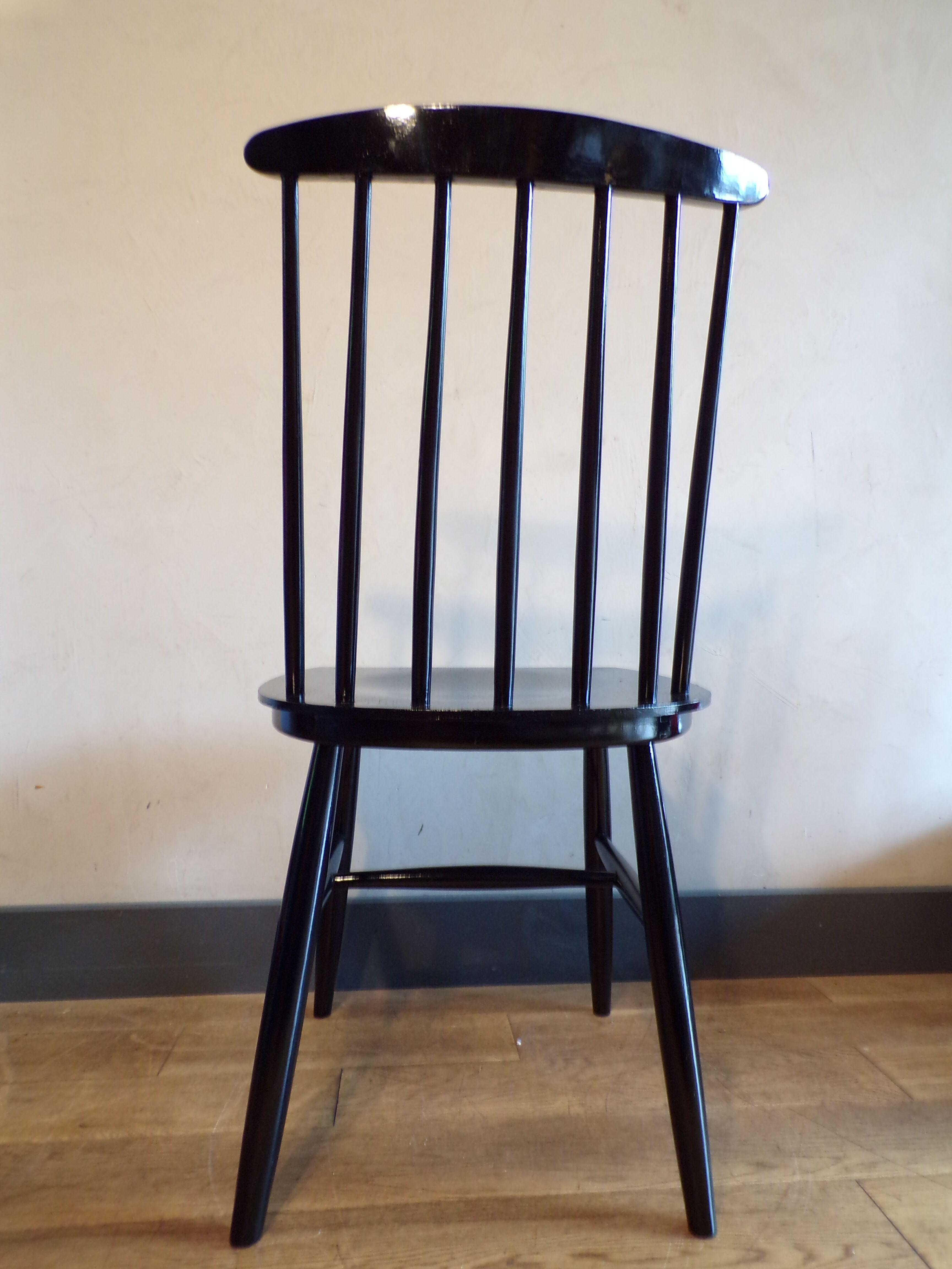 Black chair by Ilmari Tapiovaara