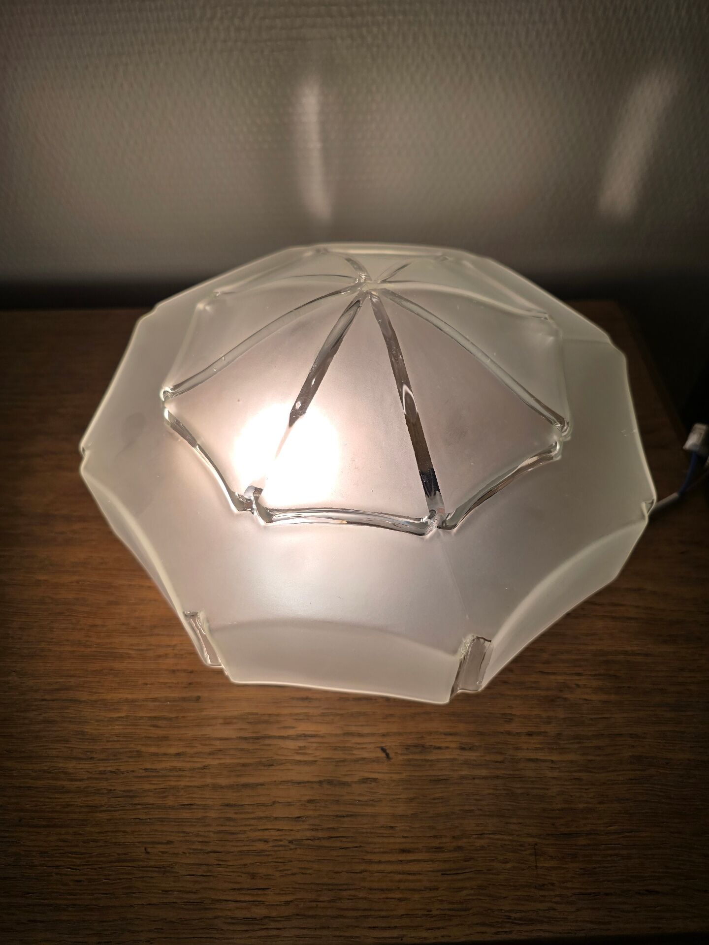 Art Deco ceiling light in frosted glass, pointed.