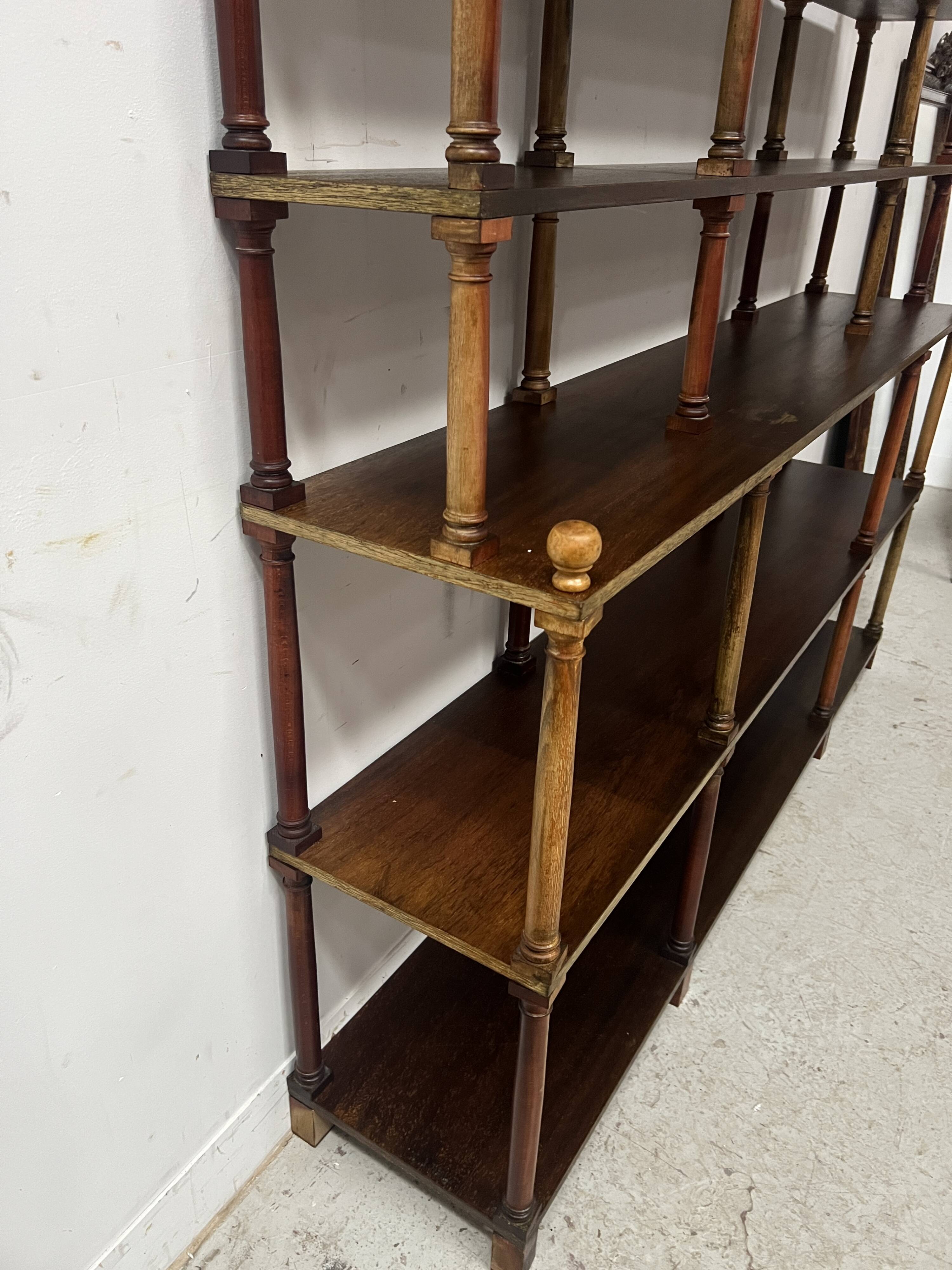 Library with a central wooden recess, 20th century.