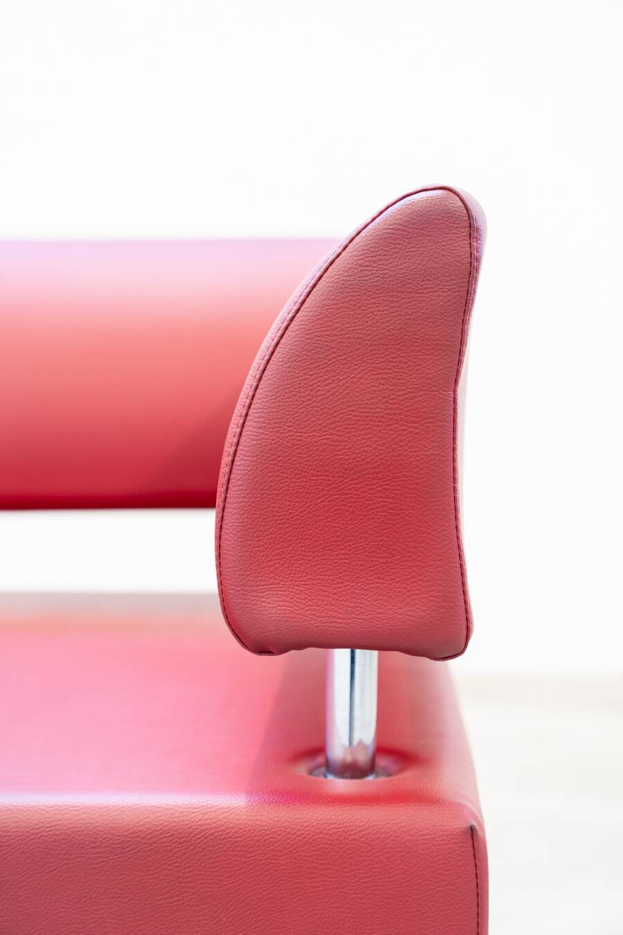 Business class 3-seater sofa in red leather and chrome iron legs, 1990s