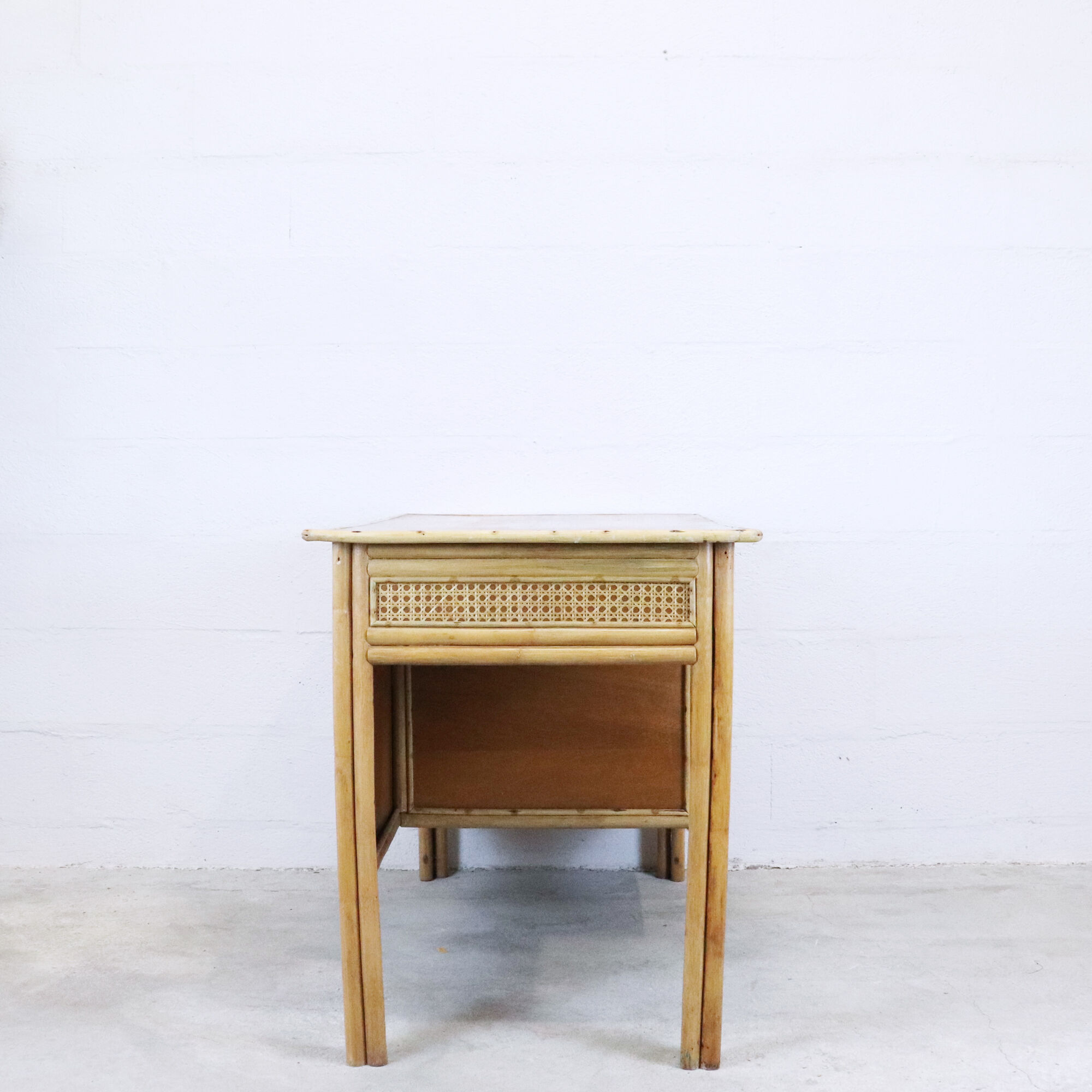 Desk in rattan and caning