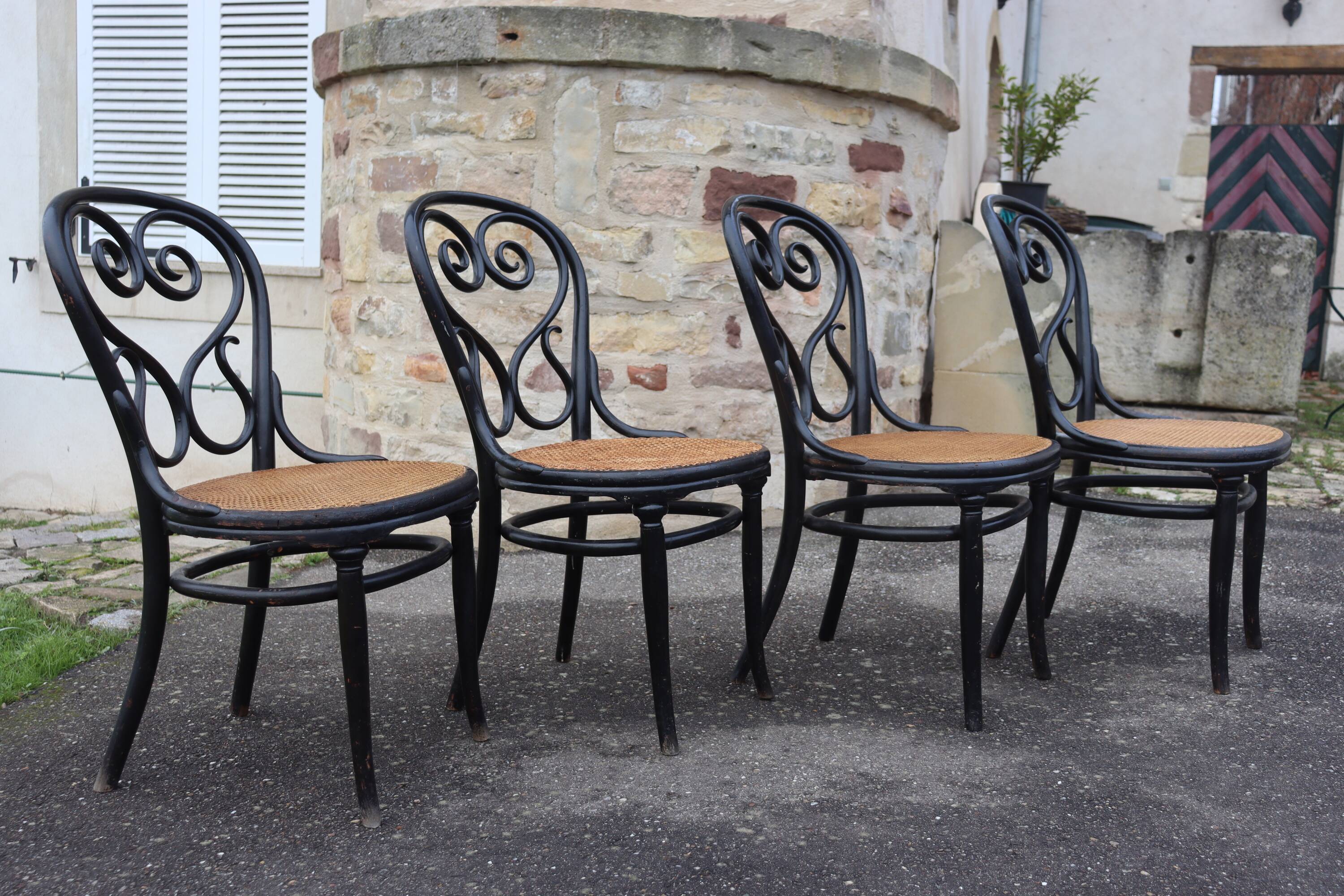 Set of 8 Thonet chairs, model no. 4, known as "Daum café", 1880