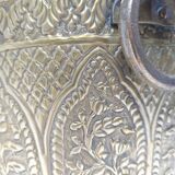 Macetero de bronce. España, 1980s.