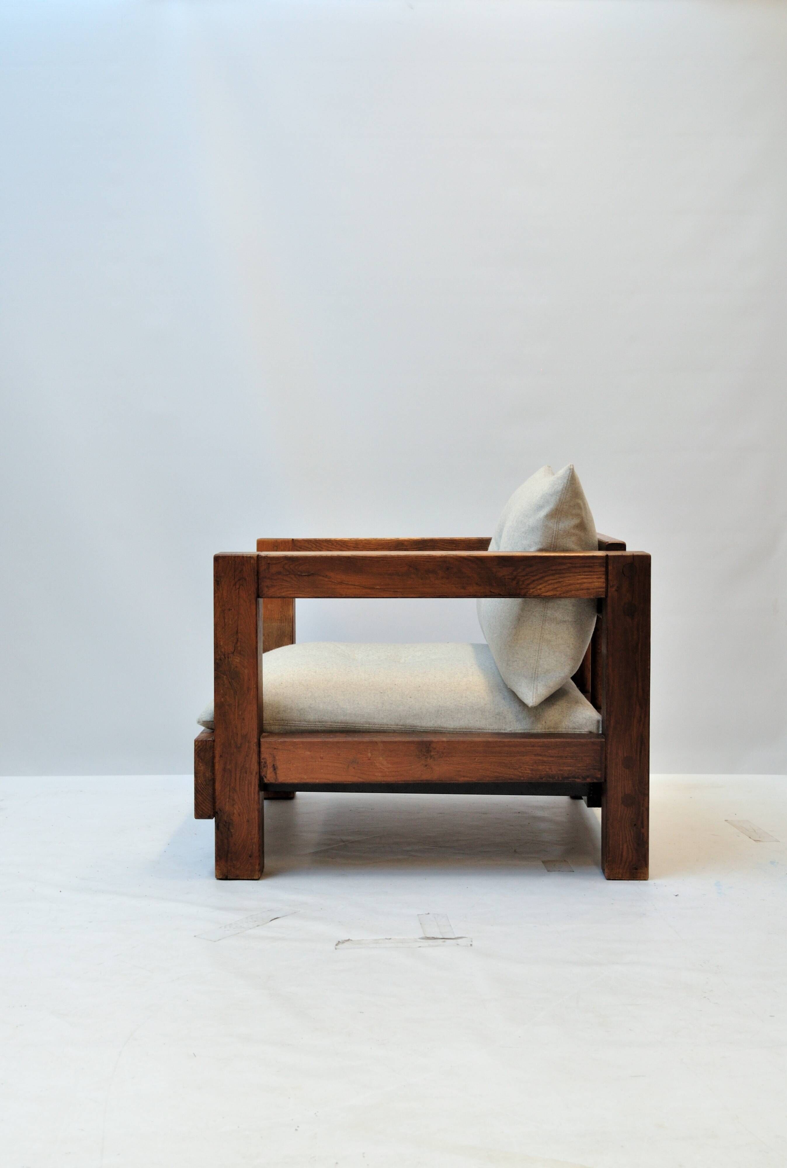Fauteuil en chêne massif — reconstruit en 100 % laine vierge