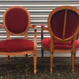 Paire de fauteuils médaillon