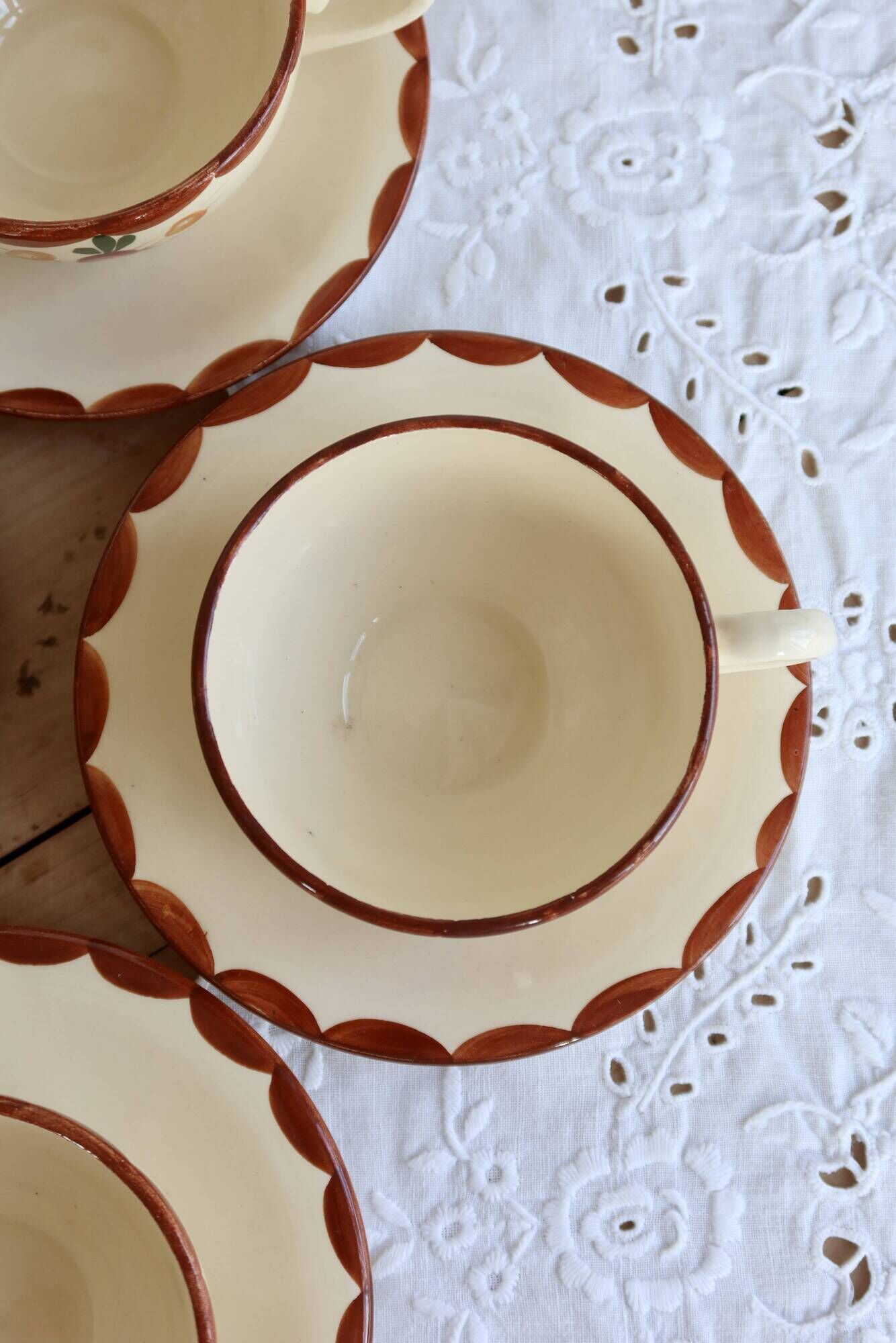Vintage tea cups in Longchamp earthenware - Agen model