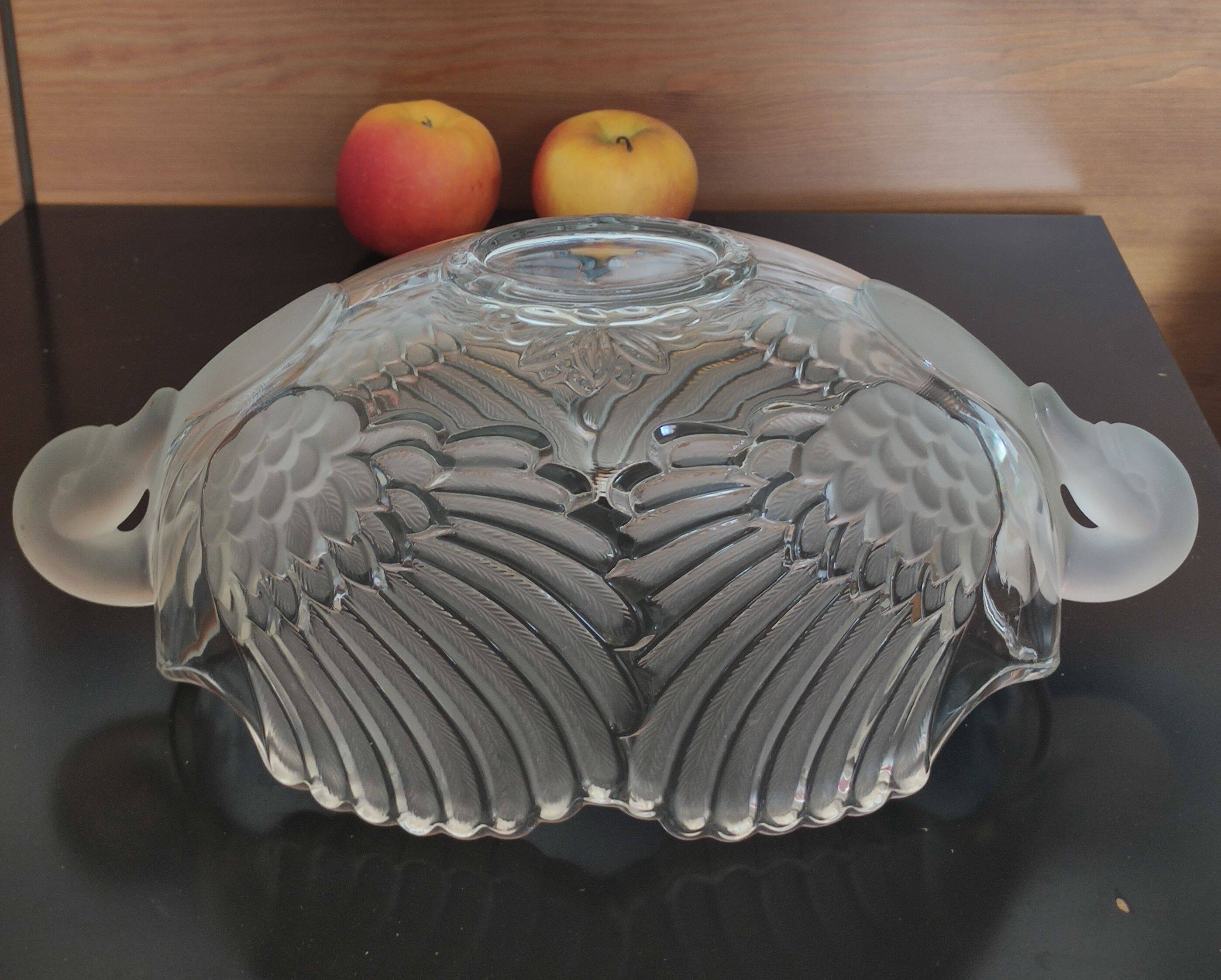Central coupe in frosted crystal with double swan neck, Mikasa Walther