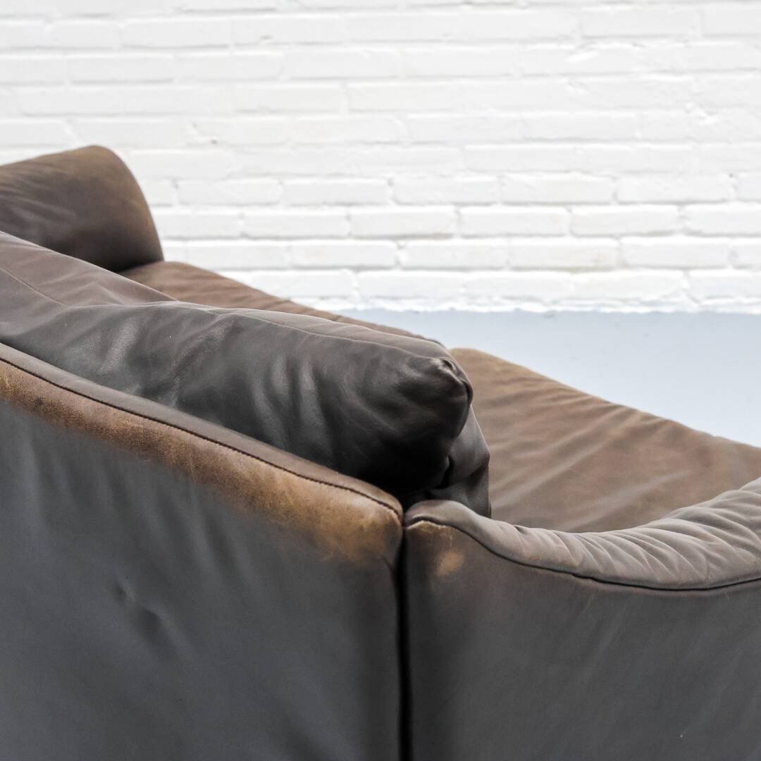 Canapé deux places en cuir par COR années 1970