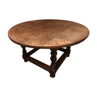 Round oak table