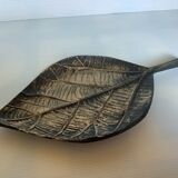 Black and gold leaf empty pocket