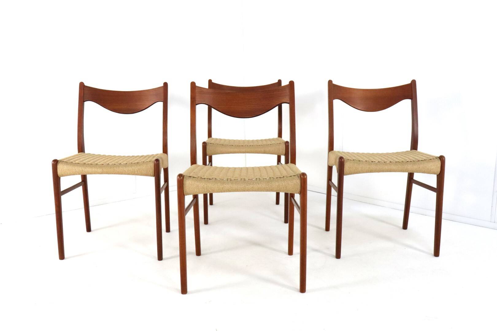 Set of 4 Arne Wahl Iversen for Glyngore papercord chairs 'Naerem'