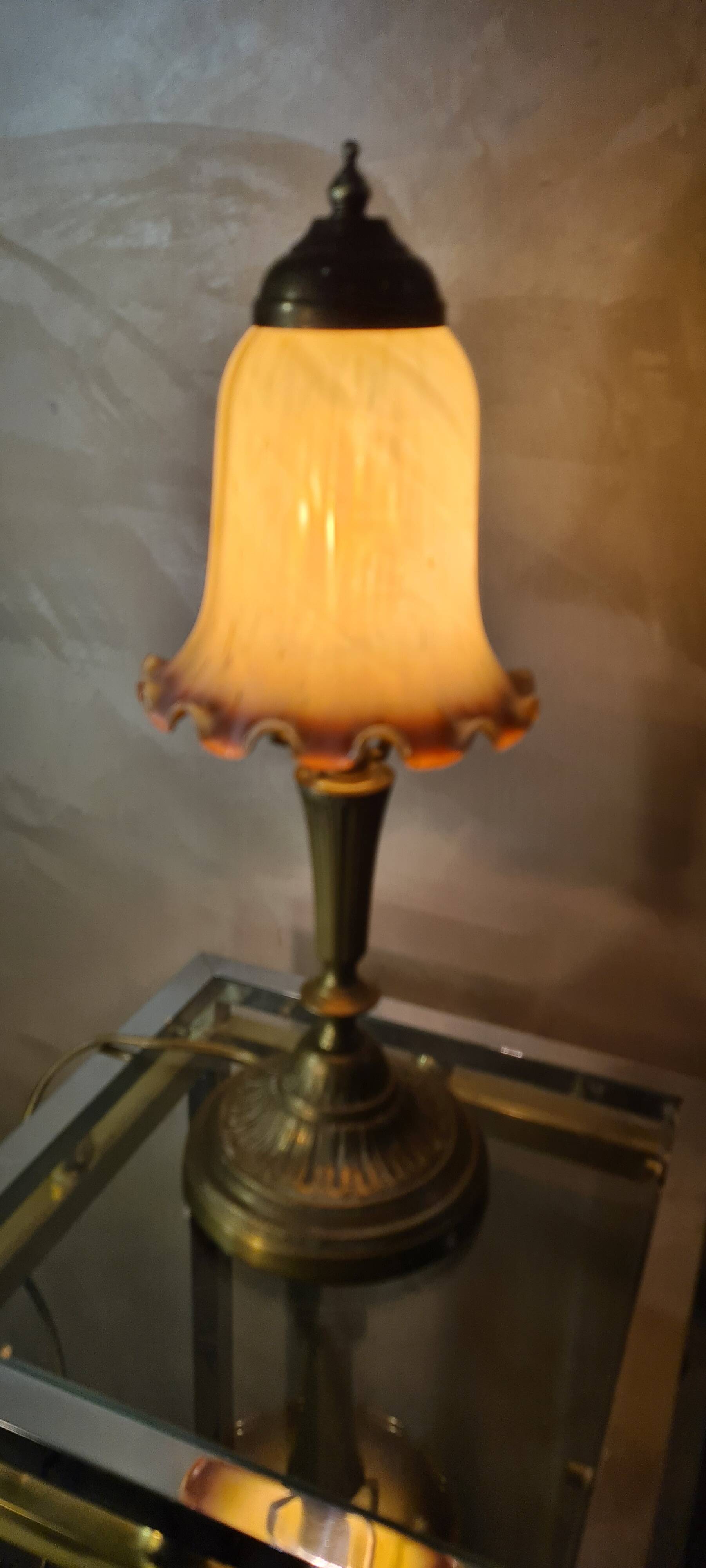 Art deco bronze lamp with pretty purple tulip, 41x15 electricity ok
